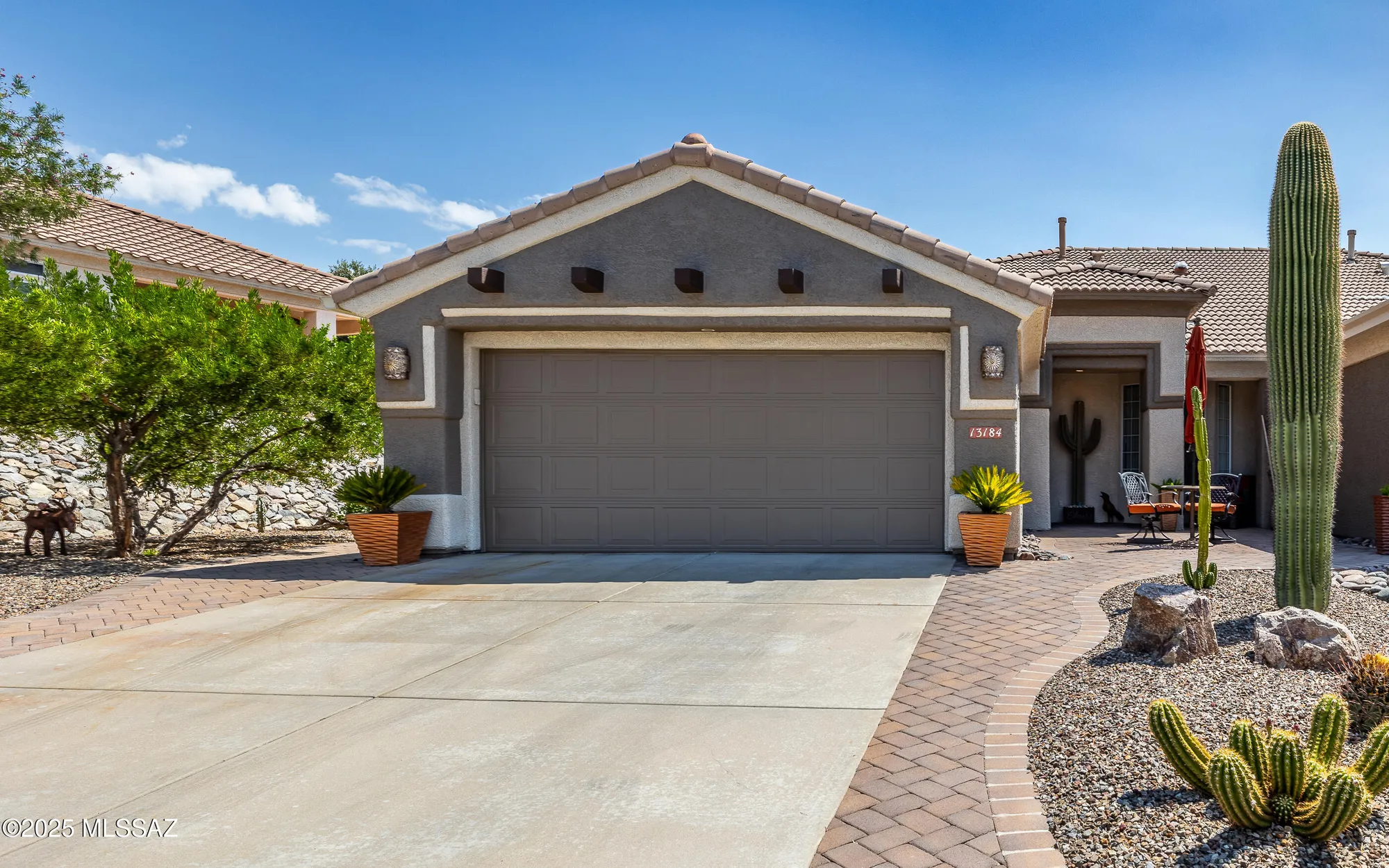 Property Slideshow image 2 of 46 | 13184 n desert flora ln, Marana, AZ, 85658