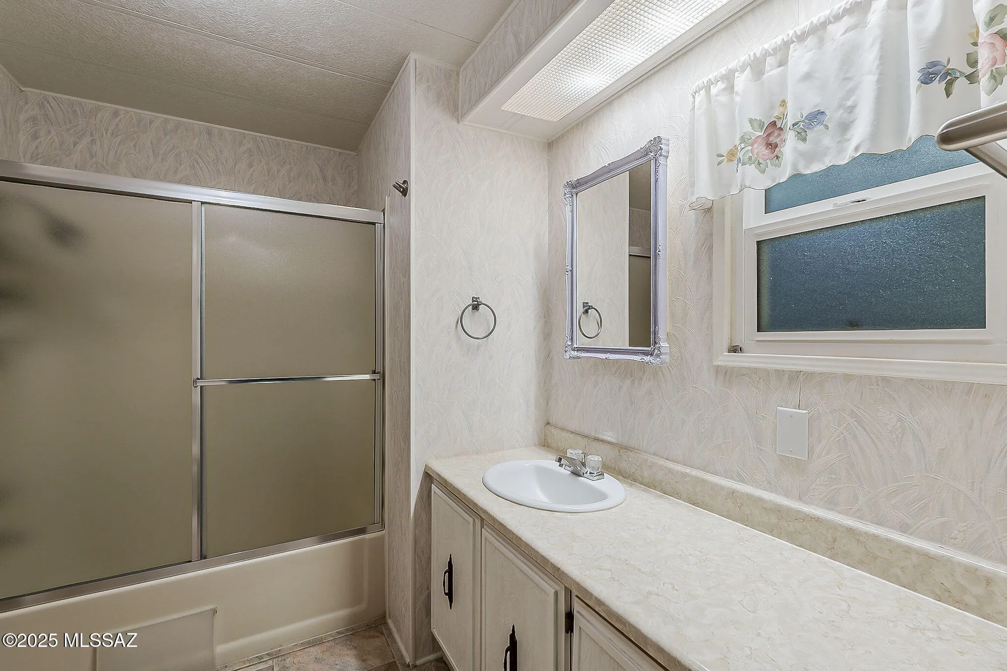 Property Slideshow image 13 of 39 | 100 w pinon dr, Green Valley, AZ, 85614