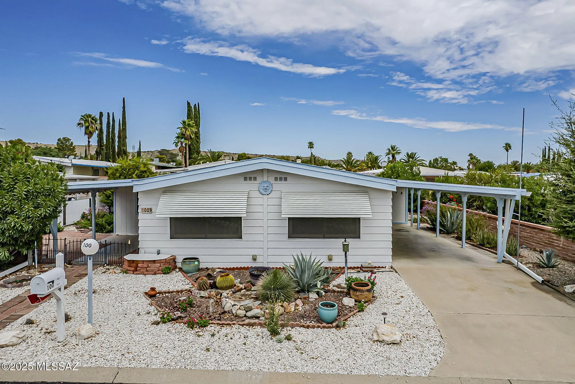 Property Slideshow image 1 of 39 | 100 w pinon dr, Green Valley, AZ, 85614