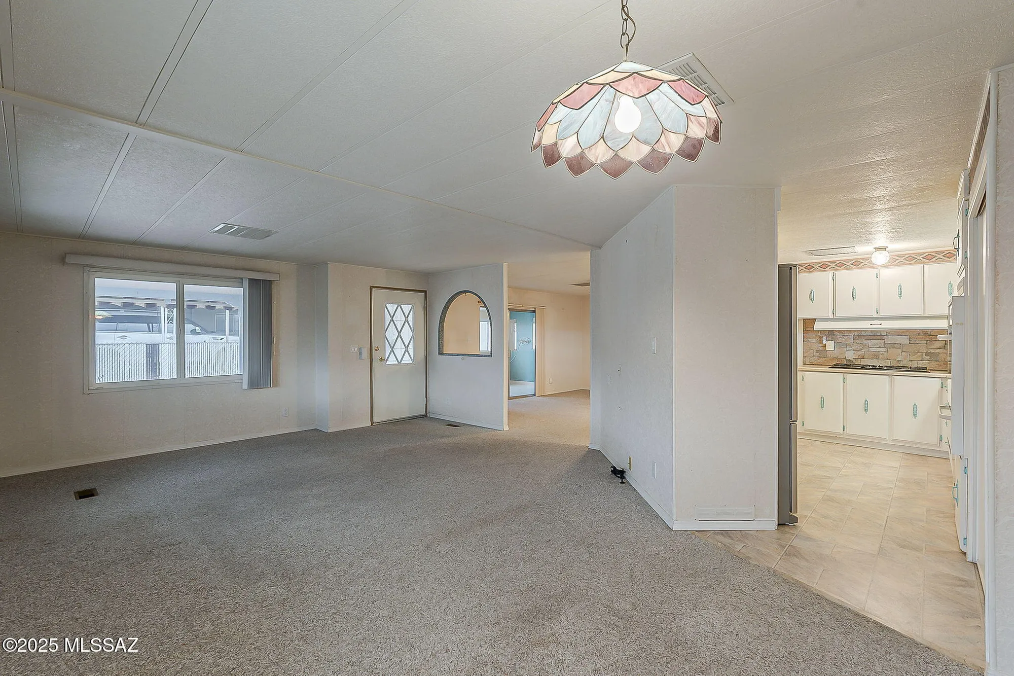 Property Slideshow image 2 of 39 | 100 w pinon dr, Green Valley, AZ, 85614