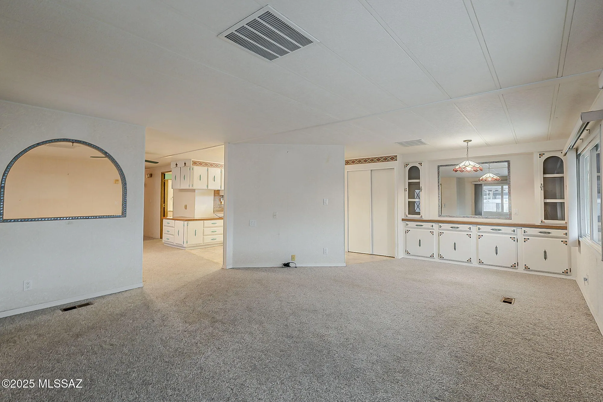 Property Slideshow image 3 of 39 | 100 w pinon dr, Green Valley, AZ, 85614