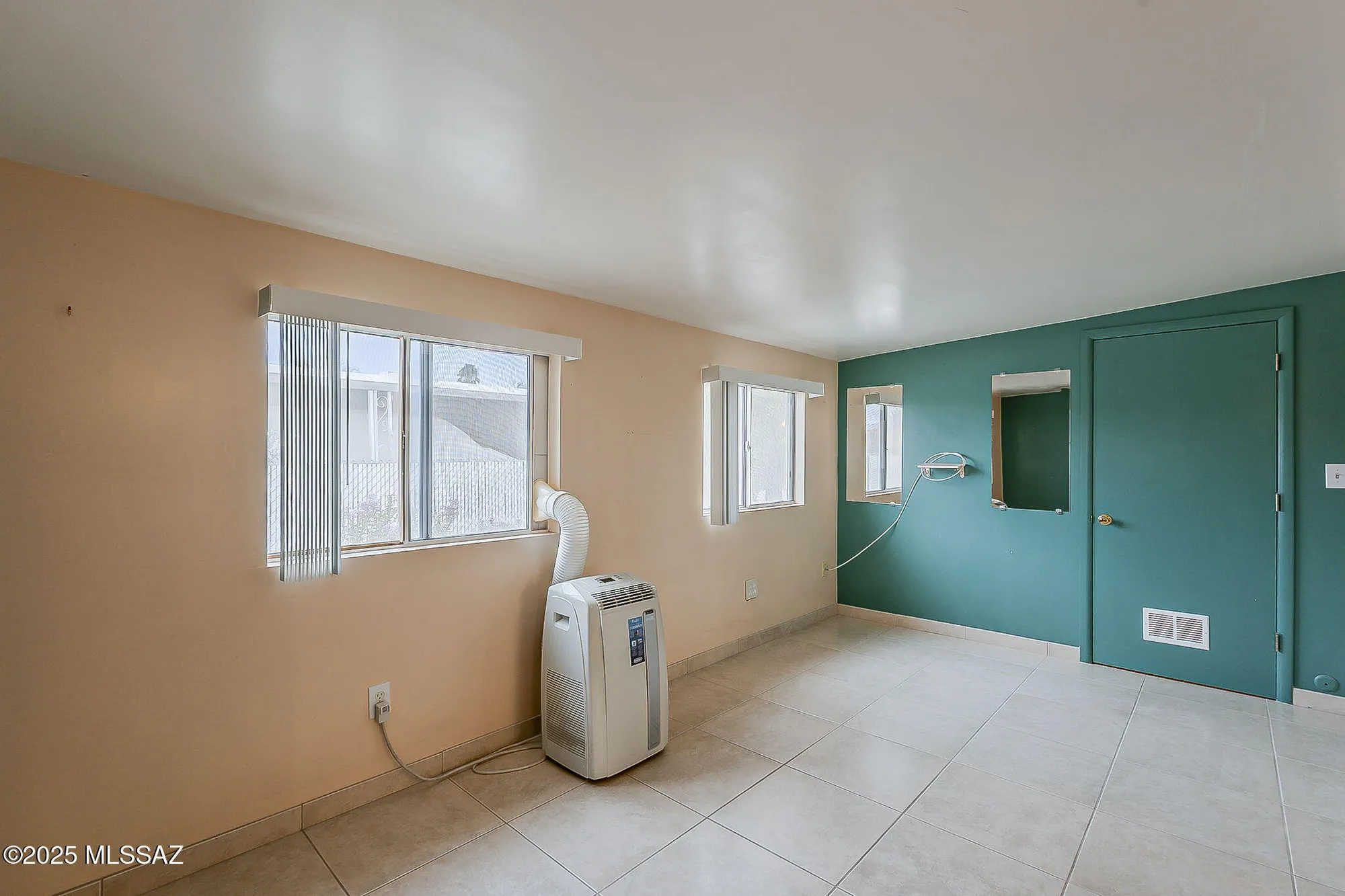 Property Slideshow image 20 of 39 | 100 w pinon dr, Green Valley, AZ, 85614