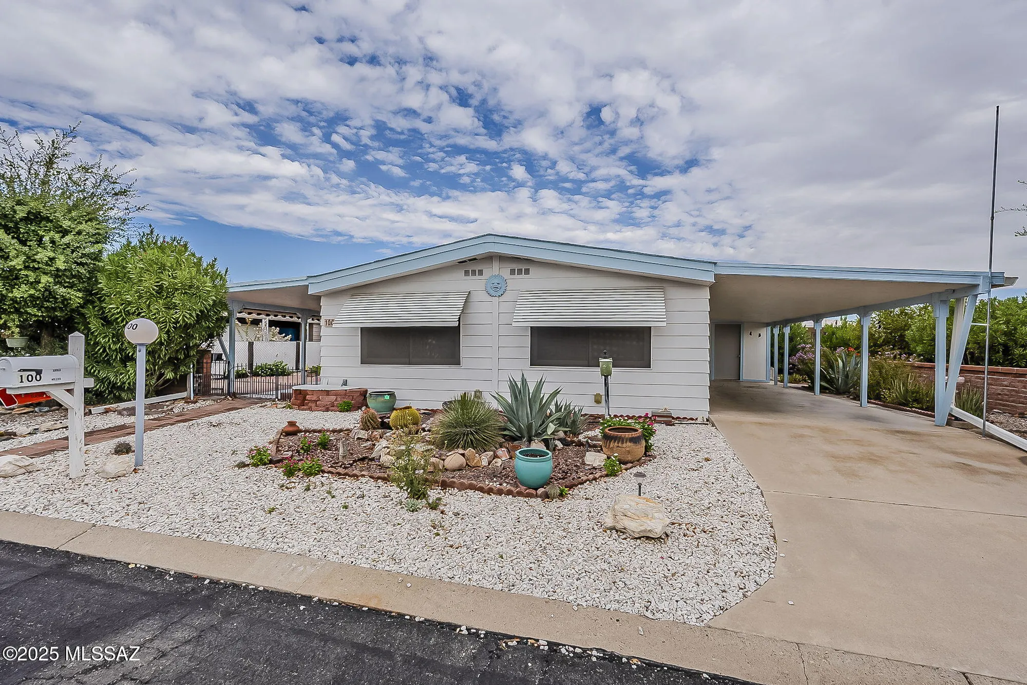 Property Slideshow image 31 of 39 | 100 w pinon dr, Green Valley, AZ, 85614