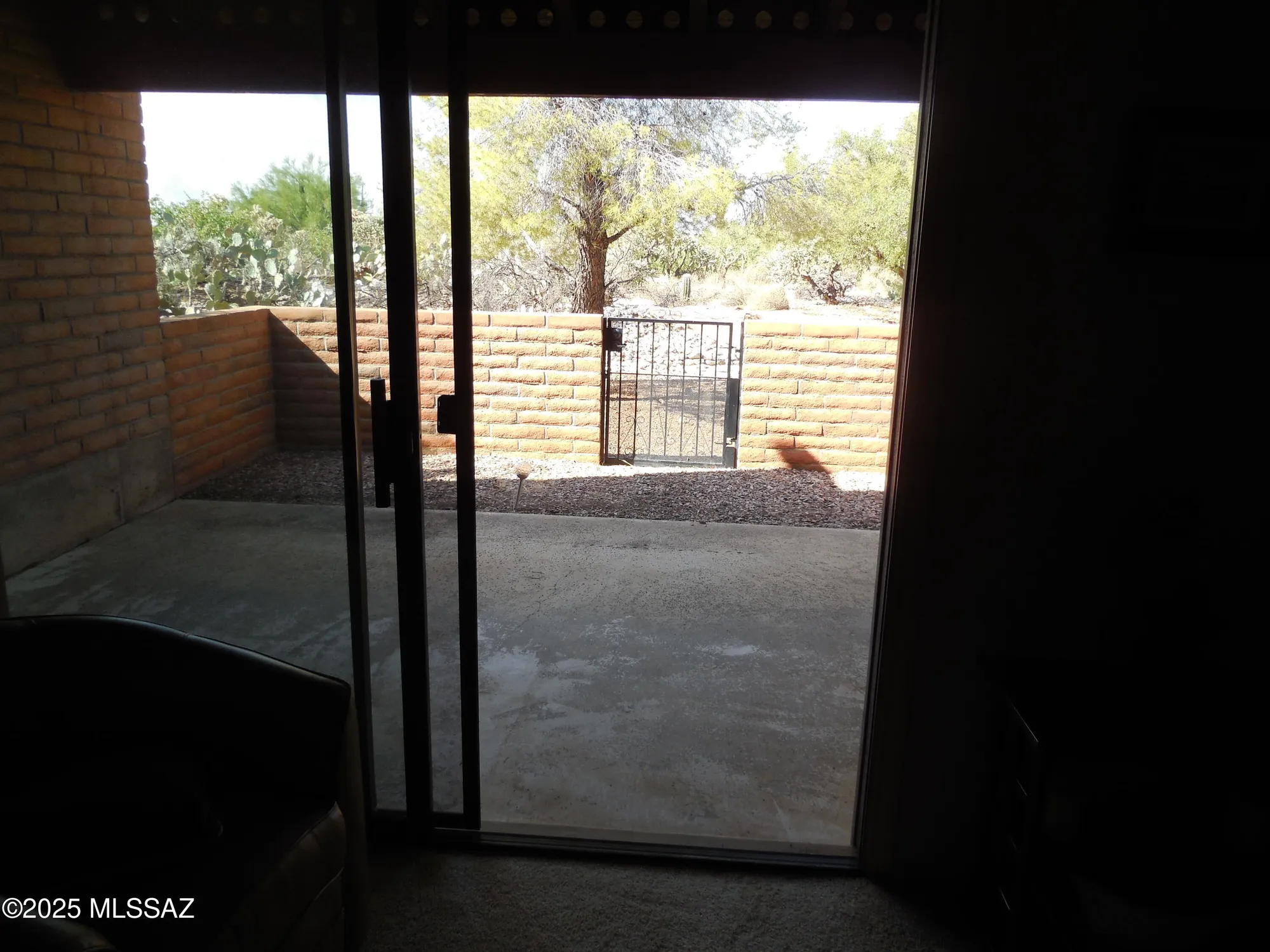 Property Slideshow image 6 of 25 | 1692 w dalehaven cir, Tucson, AZ, 85704