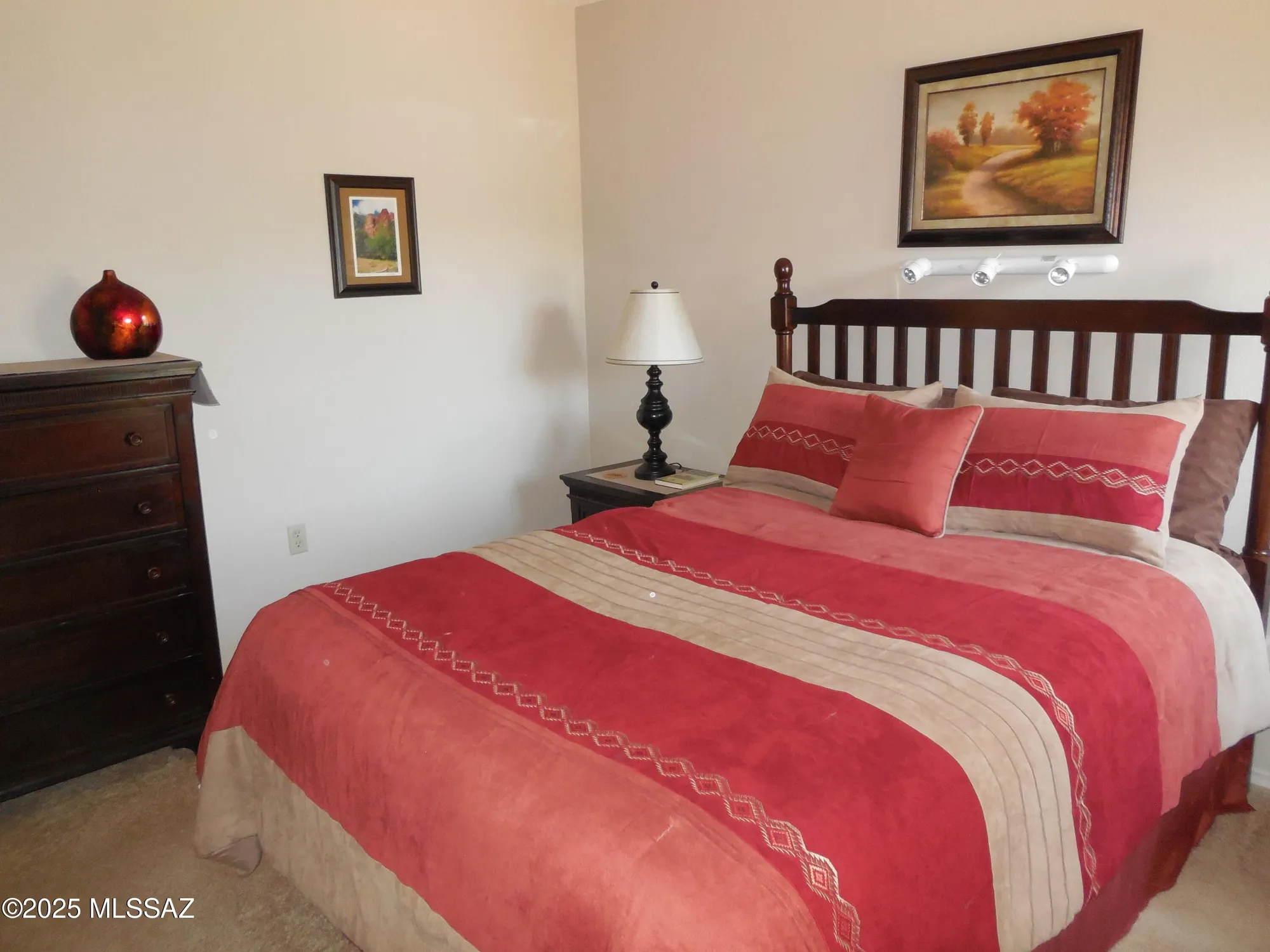 Property Slideshow image 11 of 25 | 1692 w dalehaven cir, Tucson, AZ, 85704