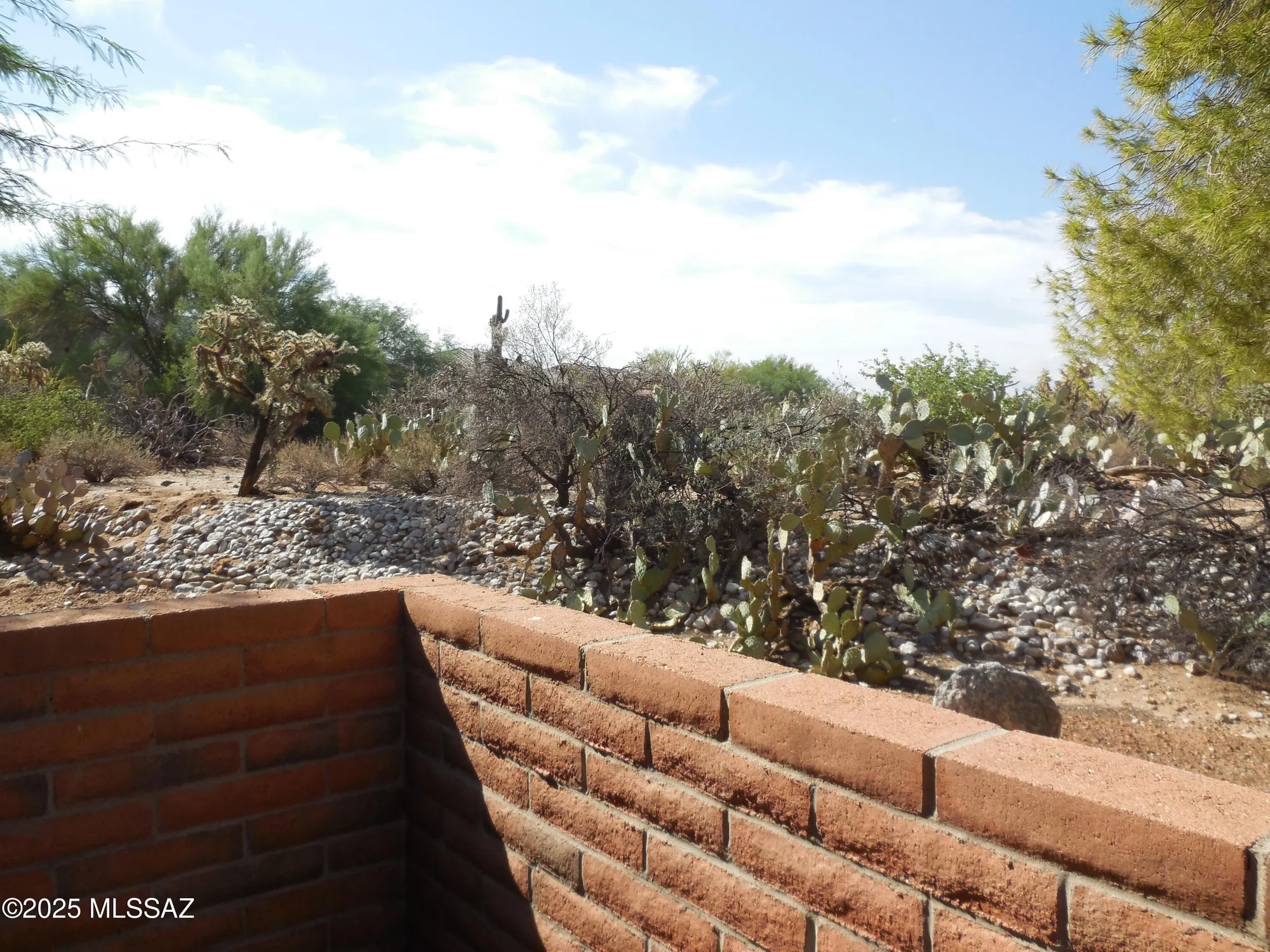 Property Slideshow image 19 of 25 | 1692 w dalehaven cir, Tucson, AZ, 85704