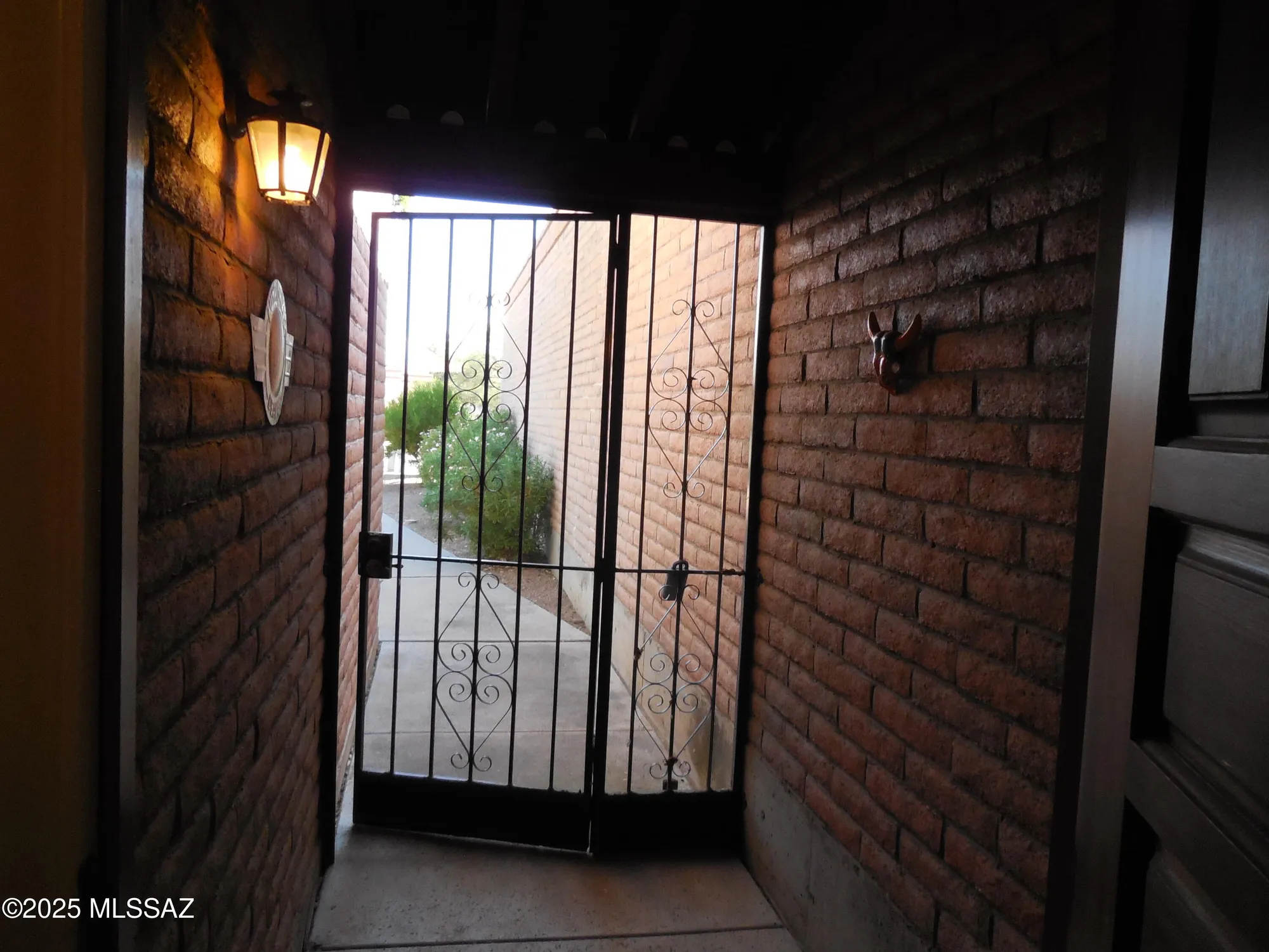 Property Slideshow image 23 of 25 | 1692 w dalehaven cir, Tucson, AZ, 85704