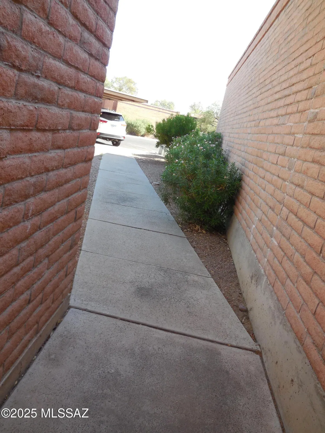 Property Slideshow image 24 of 25 | 1692 w dalehaven cir, Tucson, AZ, 85704