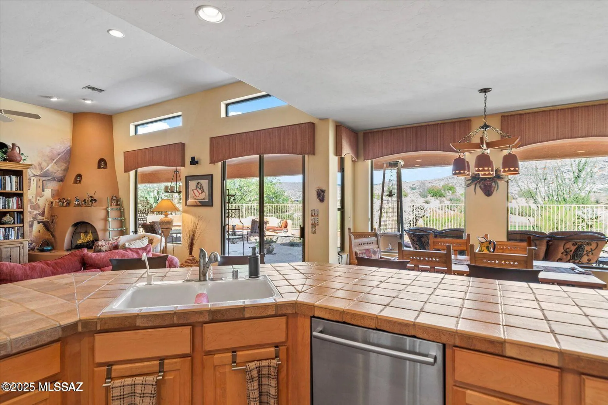 Property Slideshow image 13 of 46 | 37153 s desert sky ln, Saddlebrooke, AZ, 85739