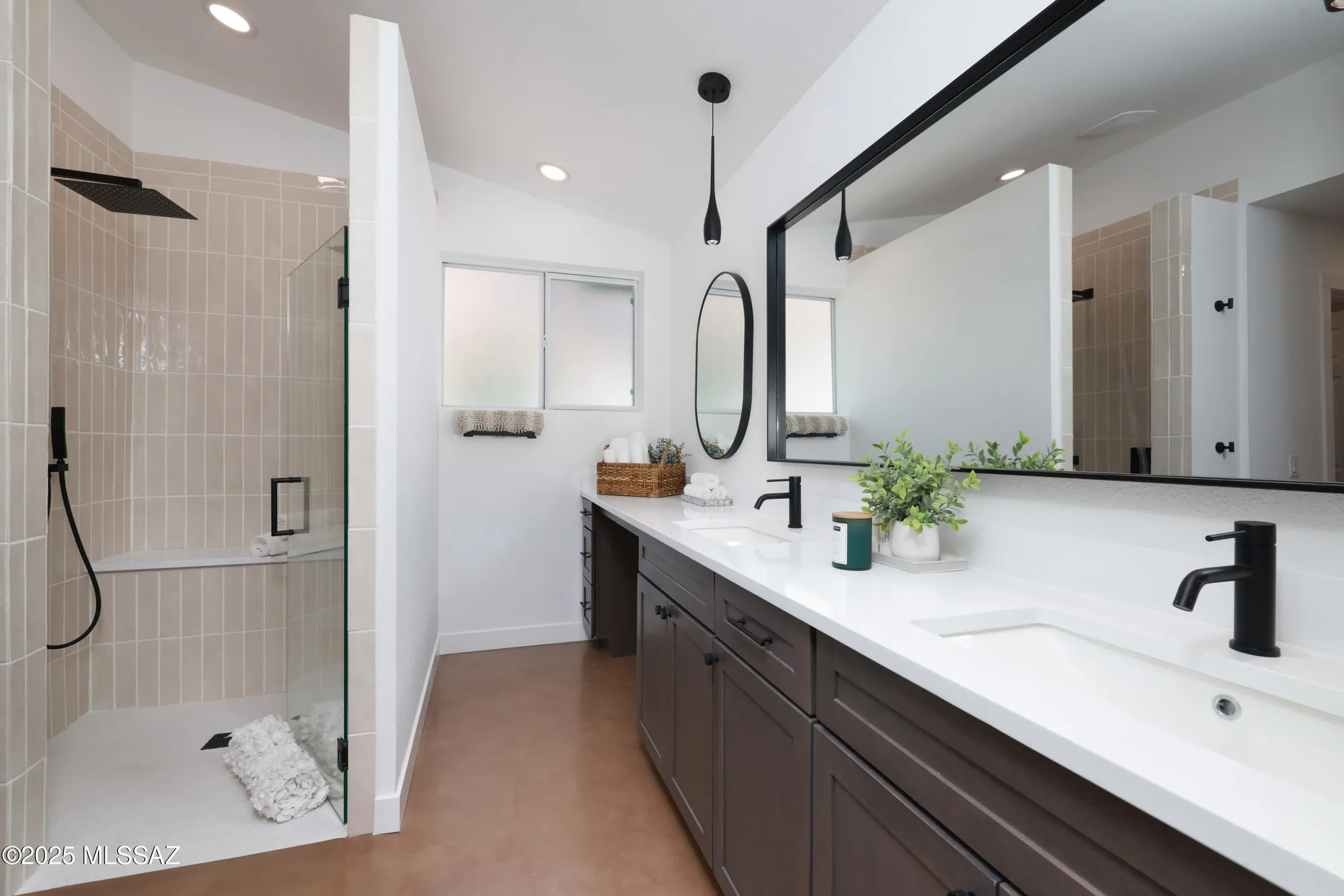 Property Slideshow image 33 of 46 | 35908 s mesa ridge dr, Tucson, AZ, 85739