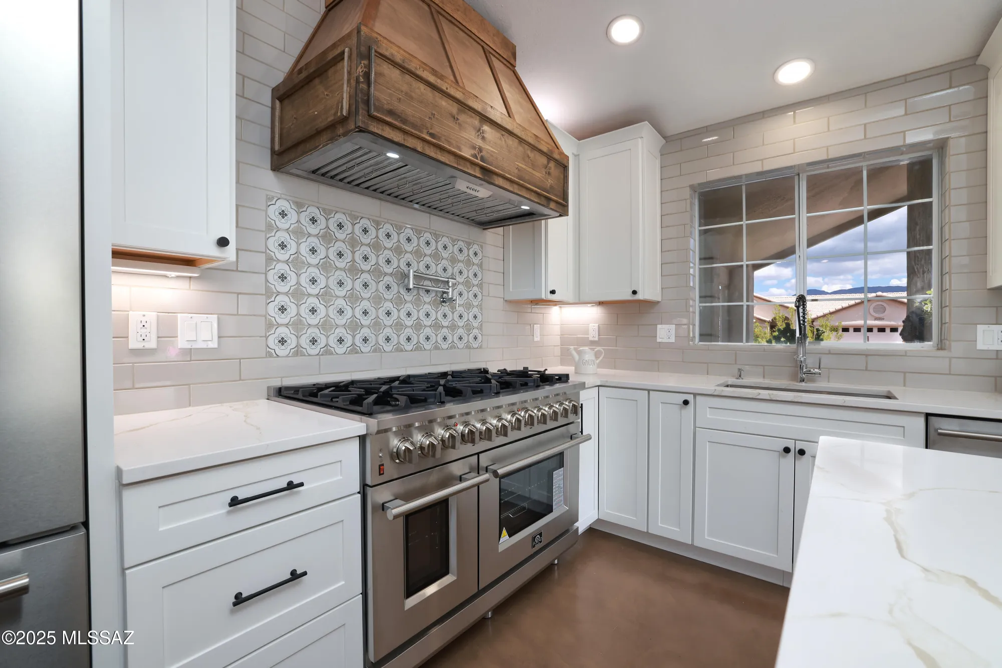 Property Slideshow image 20 of 46 | 35908 s mesa ridge dr, Tucson, AZ, 85739