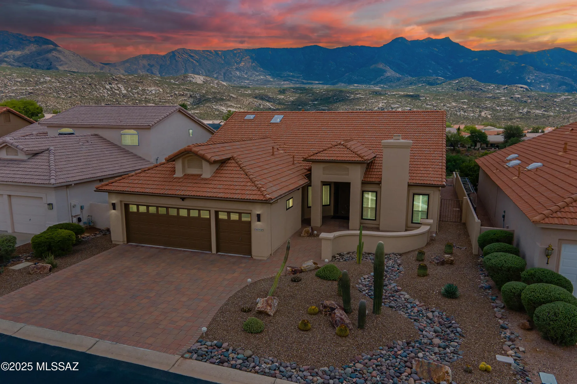 Property Slideshow image 2 of 50 | 65525 e canyon dr, Tucson, AZ, 85739