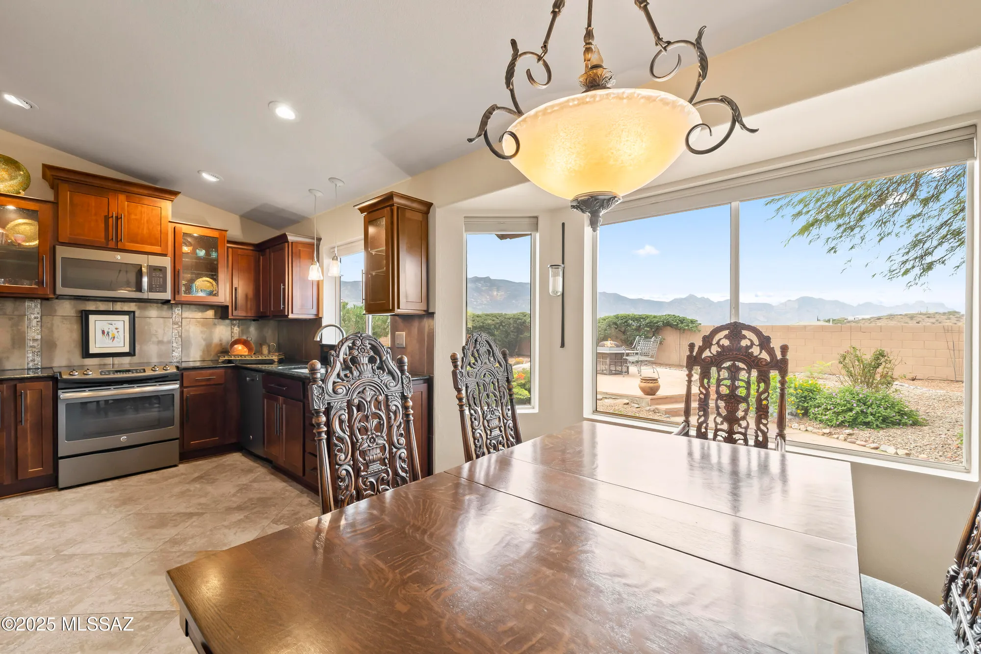 Property Slideshow image 8 of 38 | 63719 e whispering tree ln, Saddlebrooke, AZ, 85739