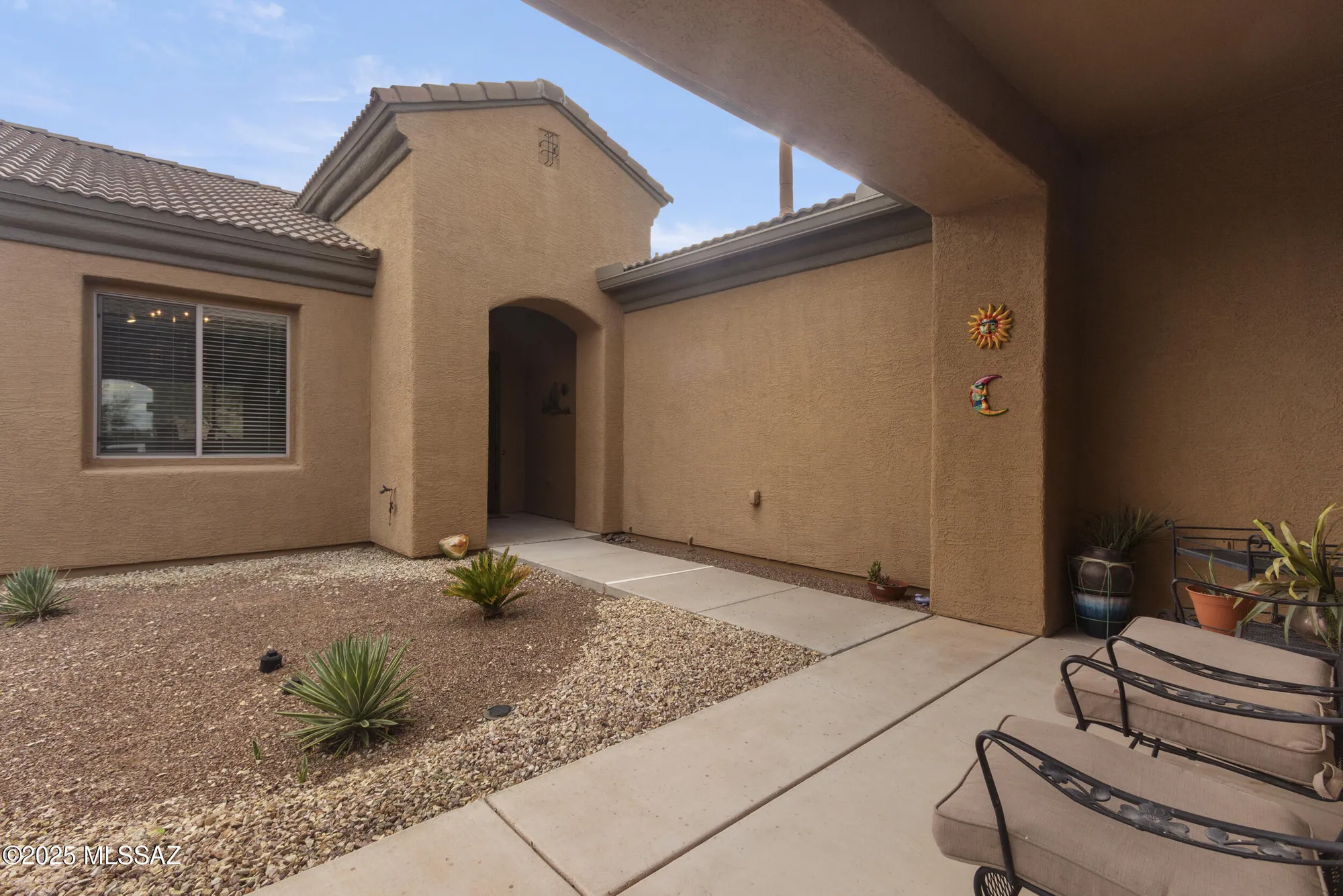 Property Slideshow image 2 of 39 | 2057 w acacia bluffs dr, Green Valley, AZ, 85622