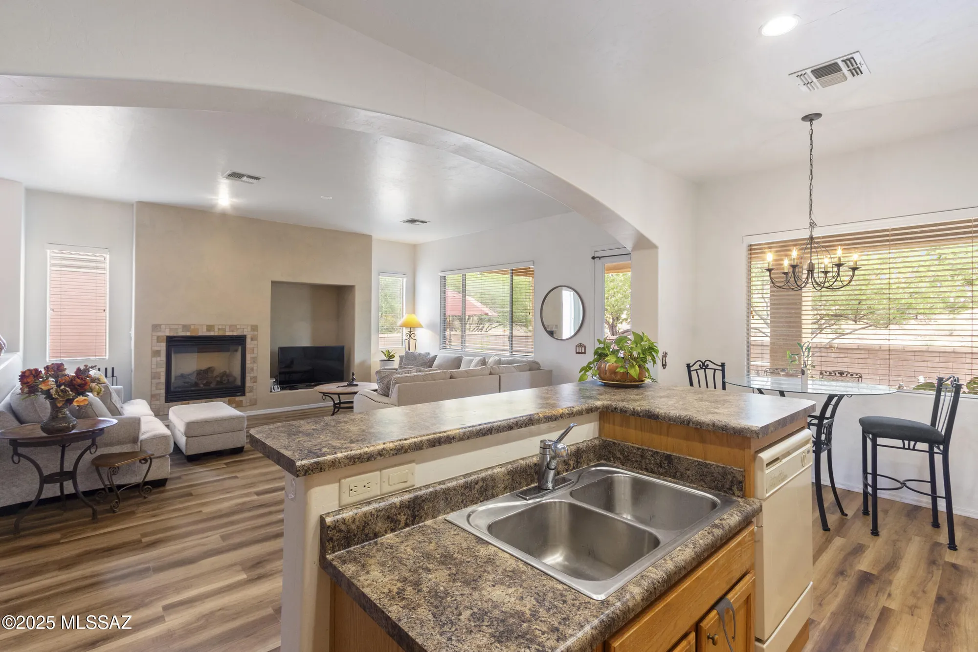 Property Slideshow image 8 of 39 | 2057 w acacia bluffs dr, Green Valley, AZ, 85622