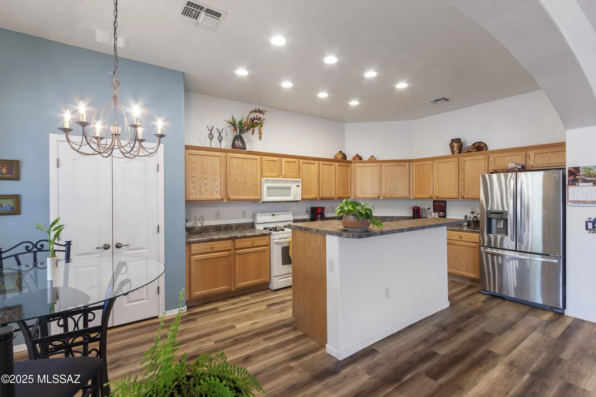 Property Slideshow image 6 of 39 | 2057 w acacia bluffs dr, Green Valley, AZ, 85622