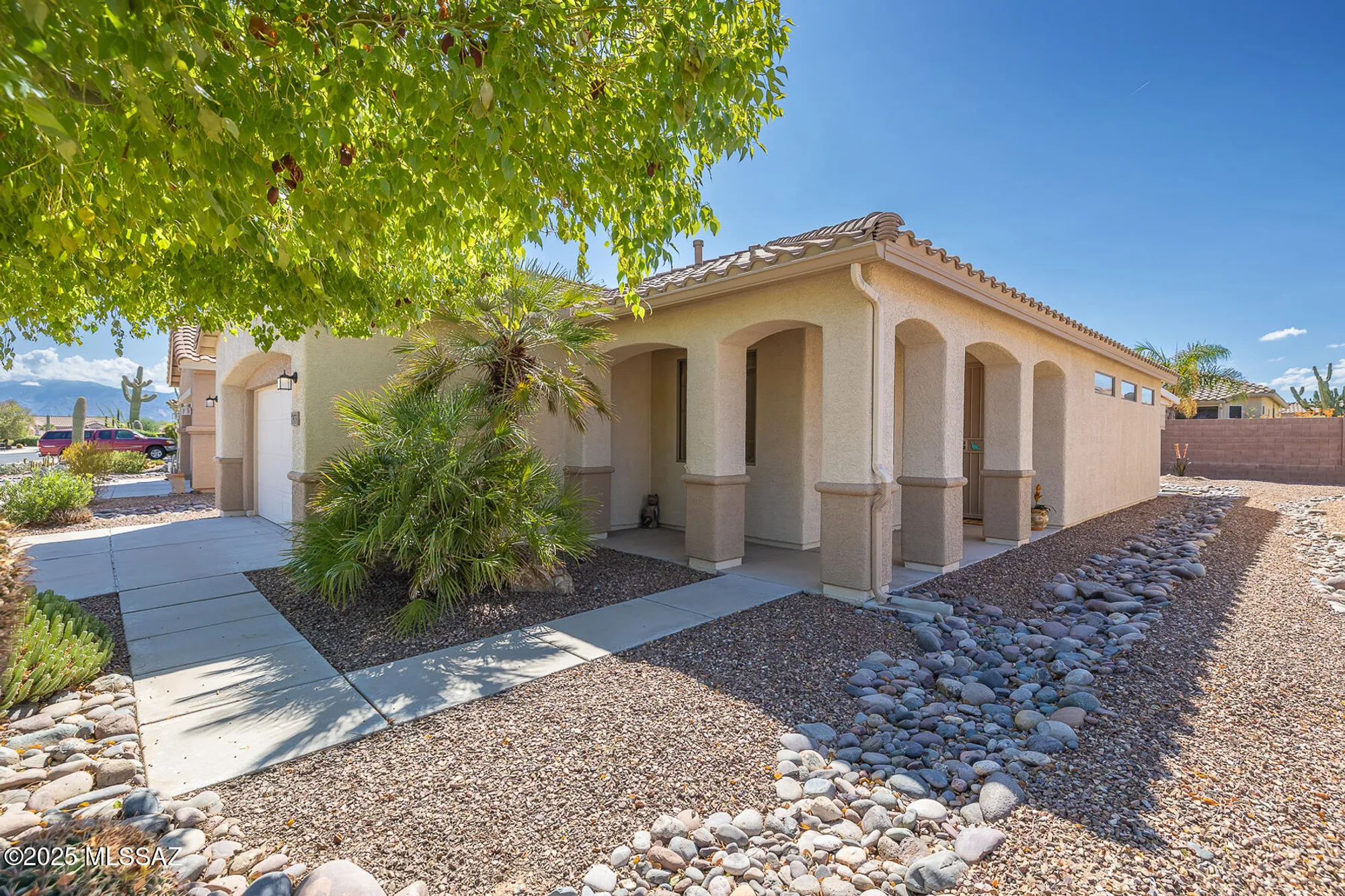 Property Slideshow image 8 of 50 | 7975 w blue heron way, Tucson, AZ, 85743