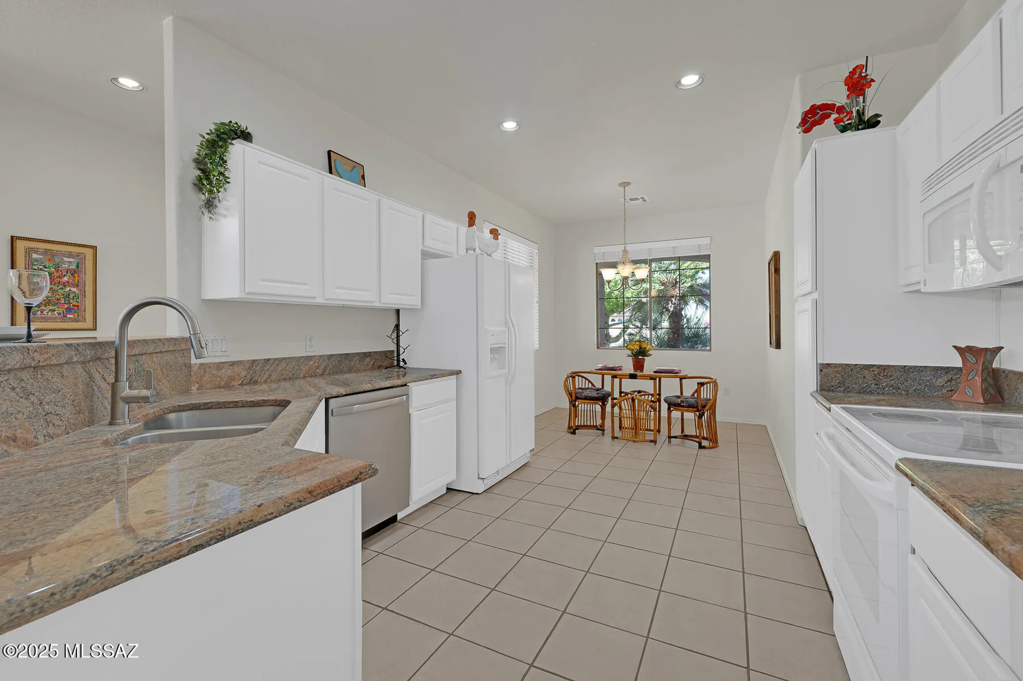 Property Slideshow image 19 of 50 | 7975 w blue heron way, Tucson, AZ, 85743