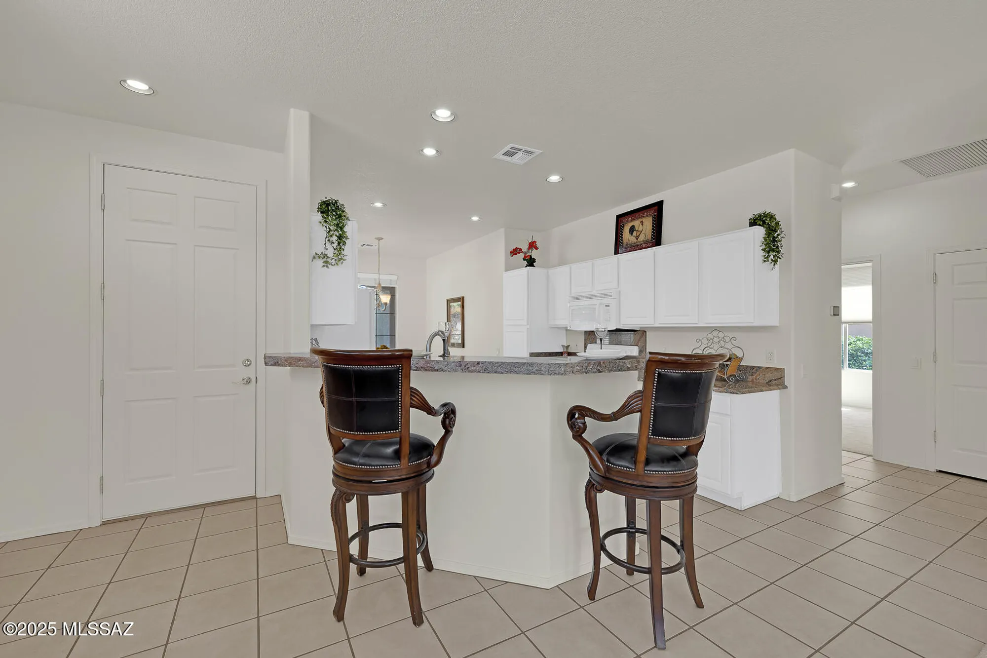 Property Slideshow image 11 of 50 | 7975 w blue heron way, Tucson, AZ, 85743