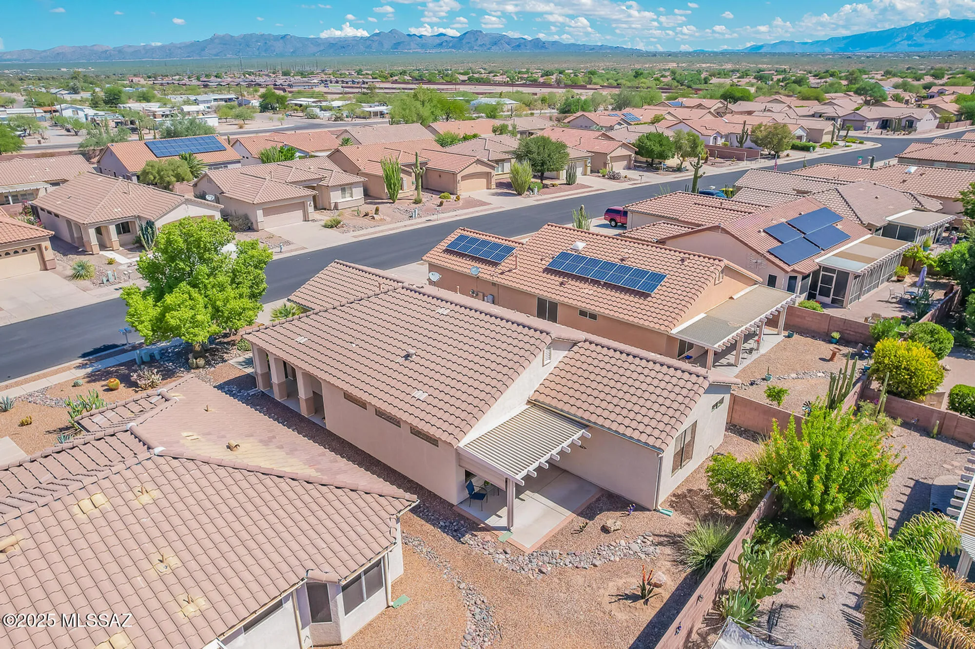 Property Slideshow image 2 of 50 | 7975 w blue heron way, Tucson, AZ, 85743