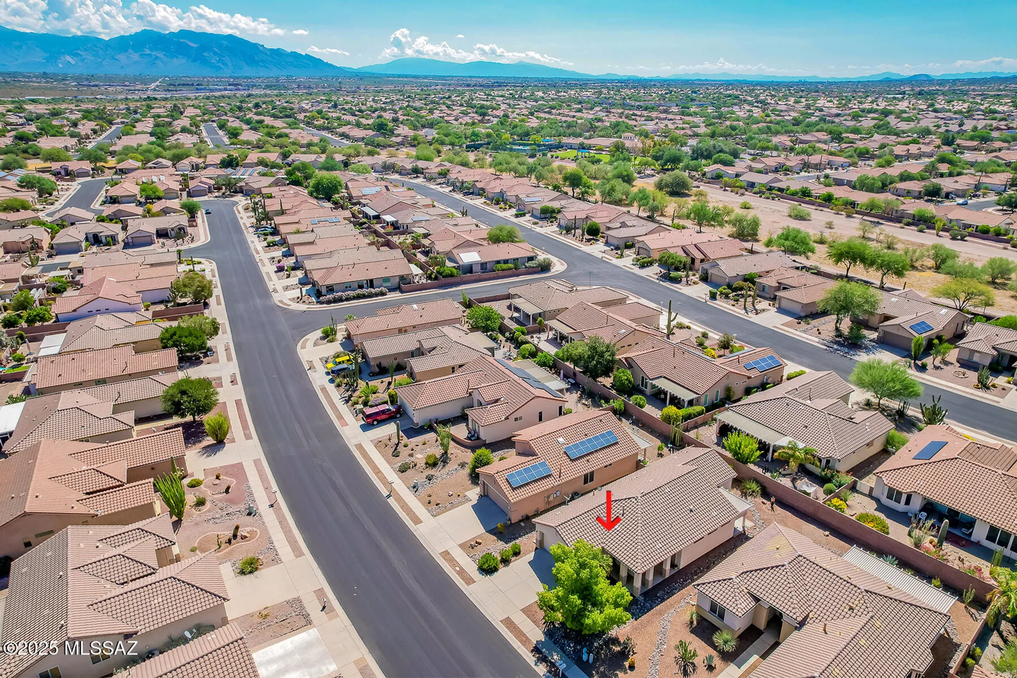 Property Slideshow image 4 of 50 | 7975 w blue heron way, Tucson, AZ, 85743