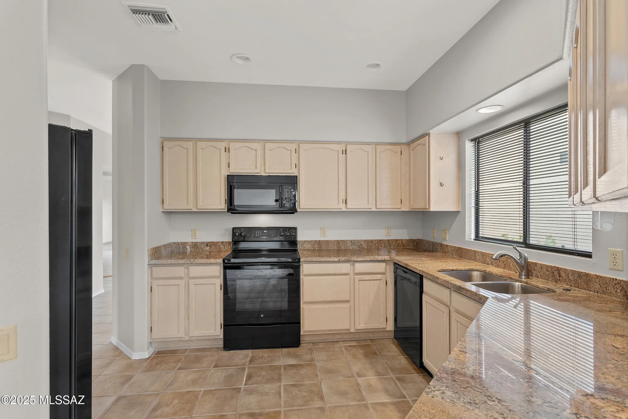 Property Slideshow image 8 of 27 | 4879 s view ridge dr, Green Valley, AZ, 85622