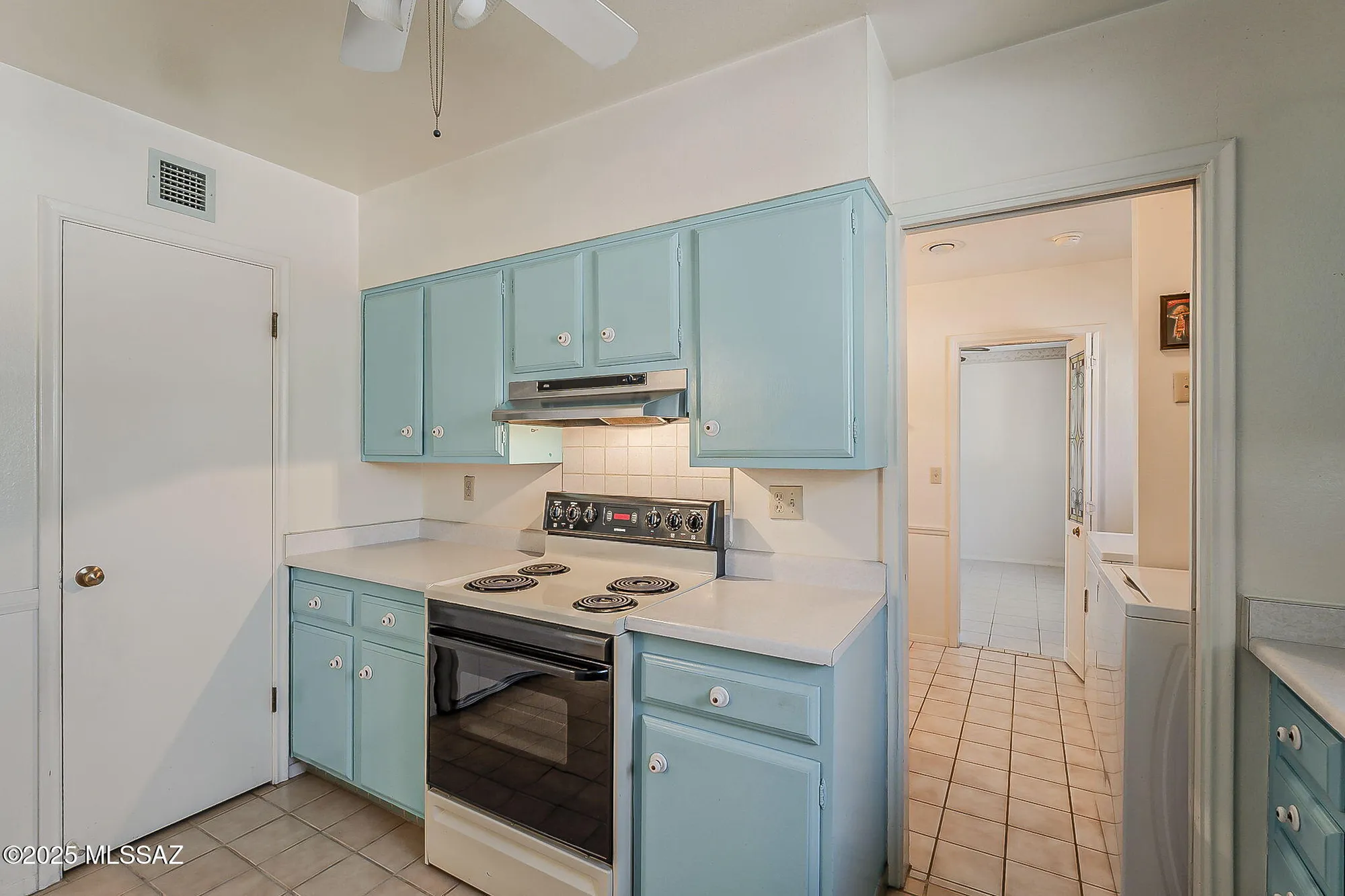 Property Slideshow image 16 of 51 | 316 s abrego dr, Green Valley, AZ, 85614