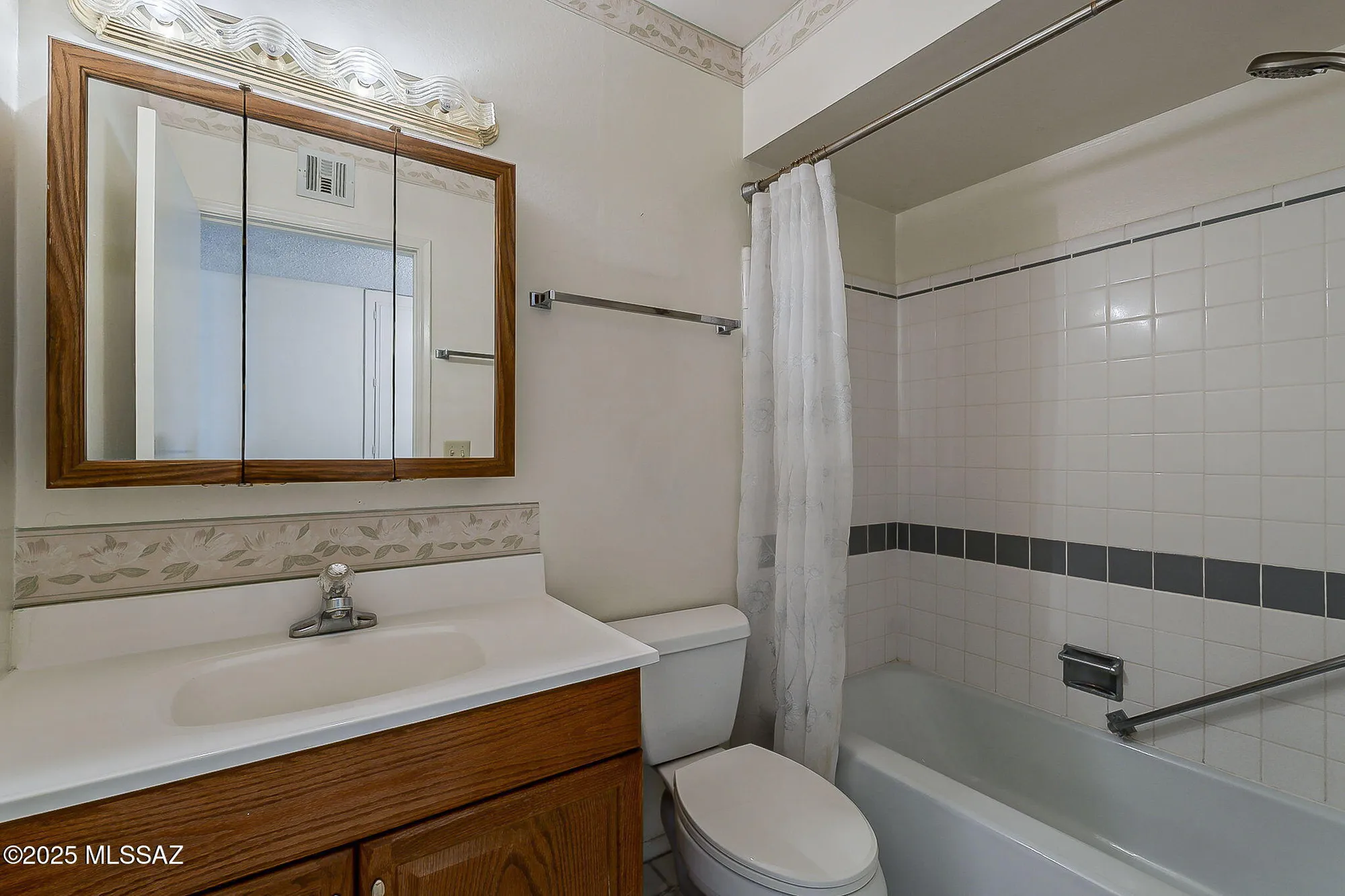 Property Slideshow image 28 of 51 | 316 s abrego dr, Green Valley, AZ, 85614