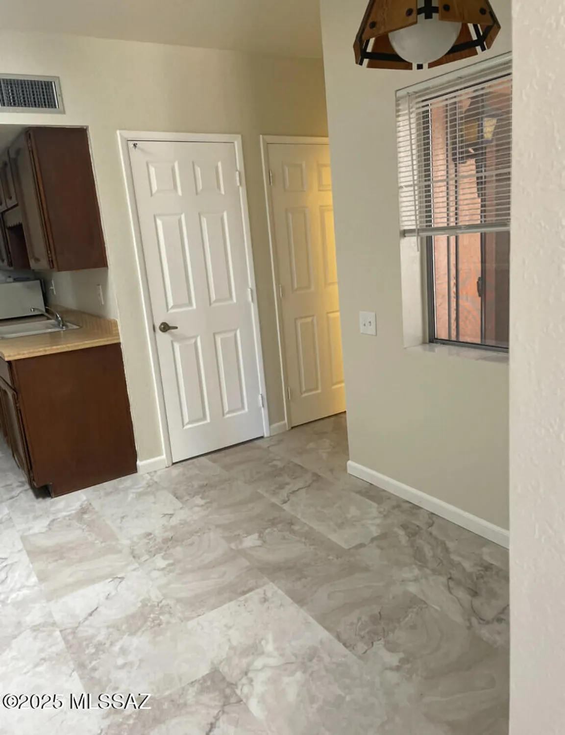 Property Slideshow image 4 of 12 | 1501 w calle mendoza, Green Valley, AZ, 85622