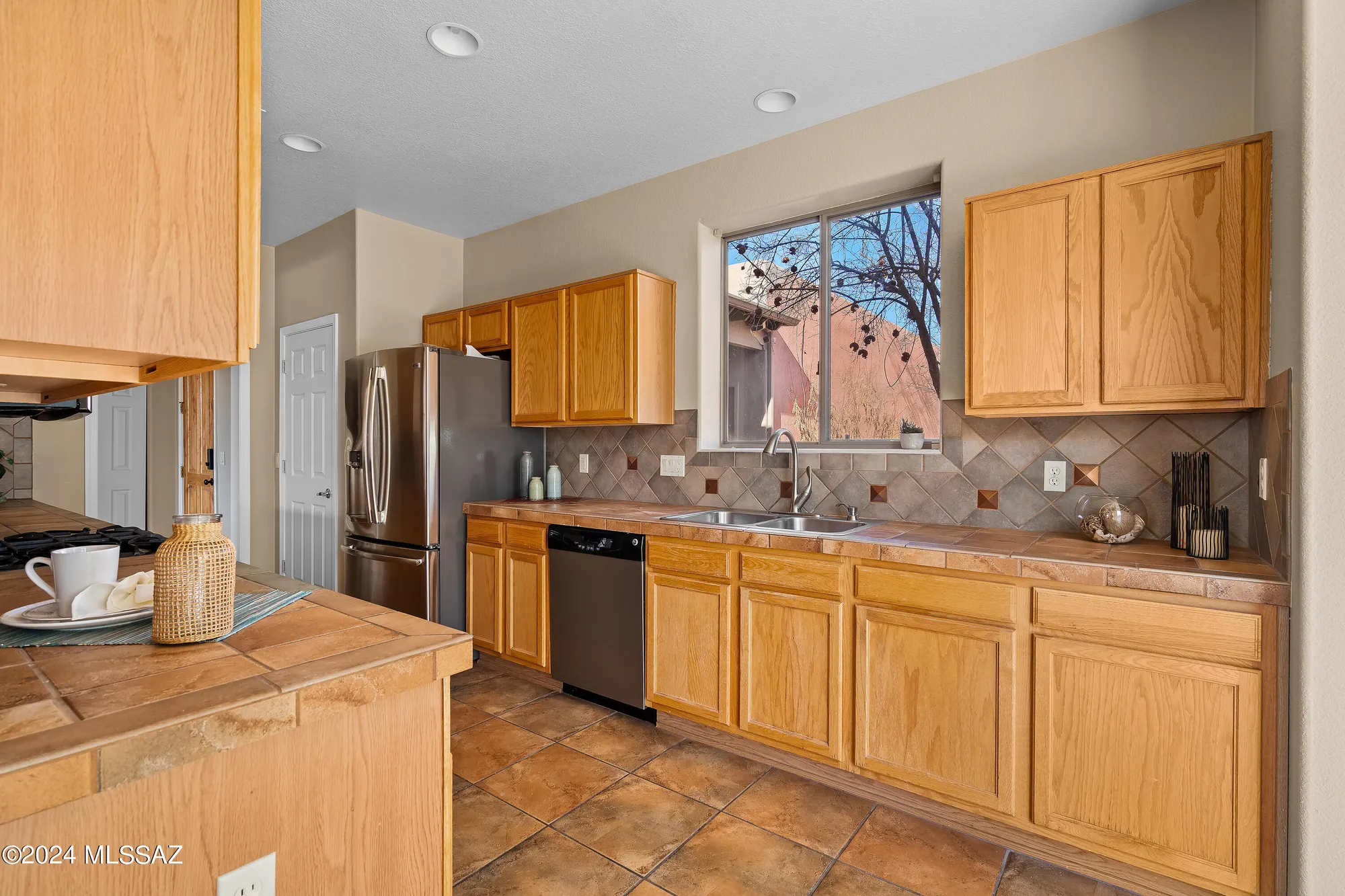 Property Slideshow image 4 of 31 | 13792 e langtry ln, Tucson, AZ, 85747