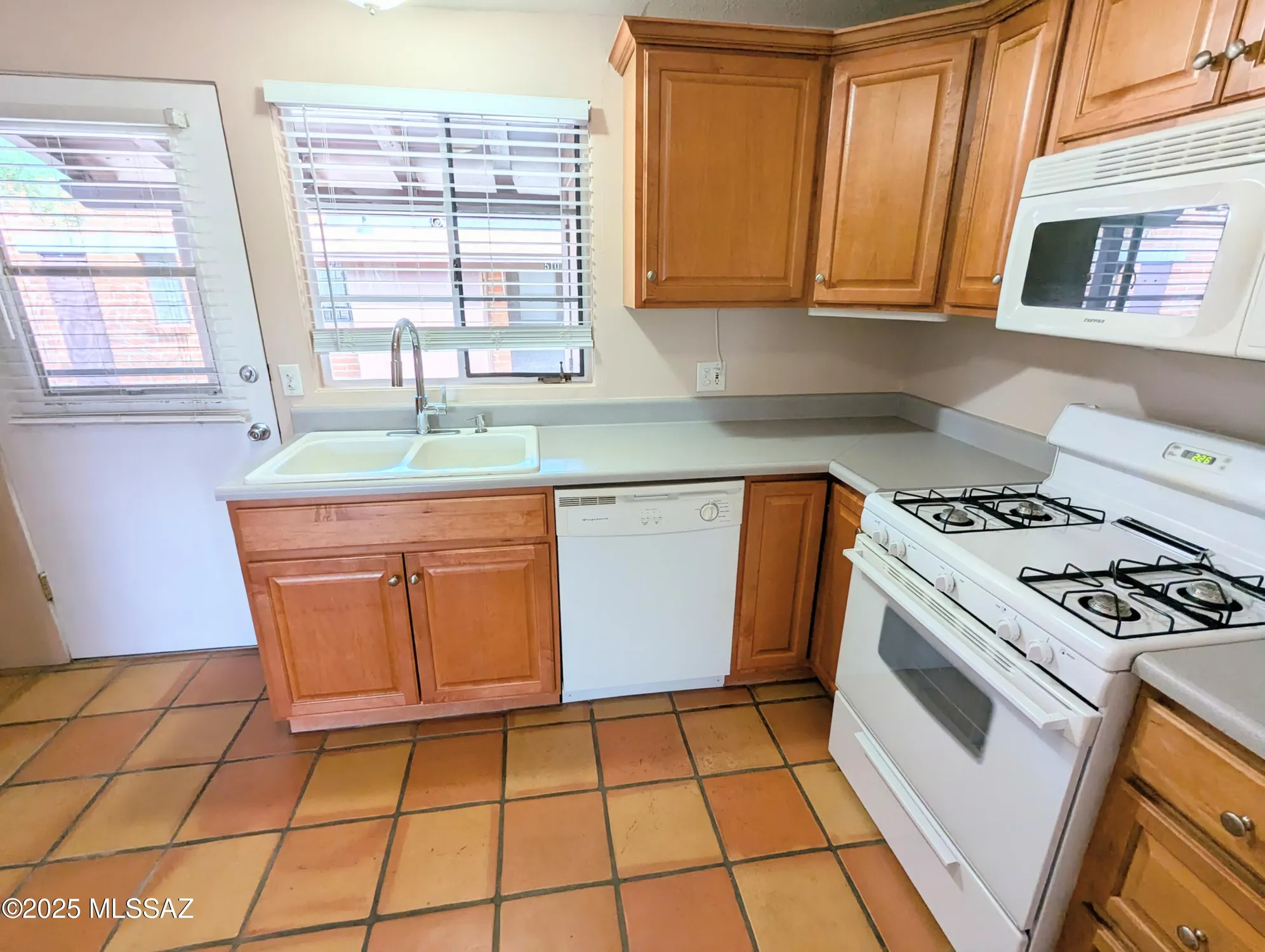 Property Slideshow image 12 of 28 | 515 s la canada dr c, Green Valley, AZ, 85614