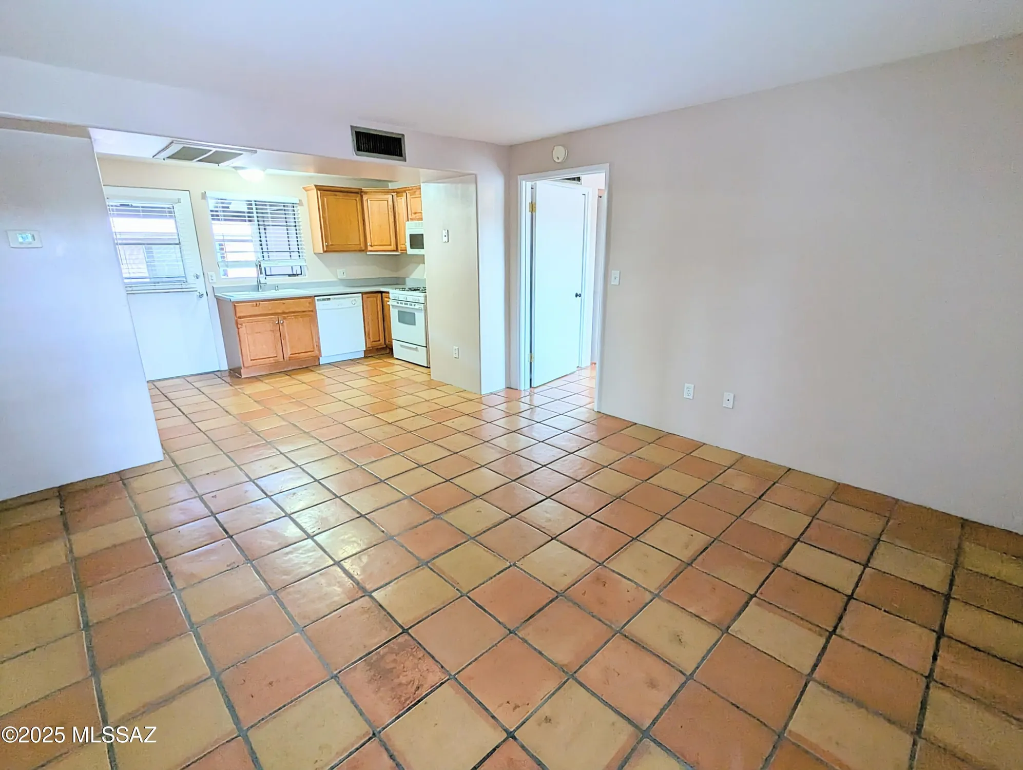 Property Slideshow image 6 of 28 | 515 s la canada dr c, Green Valley, AZ, 85614
