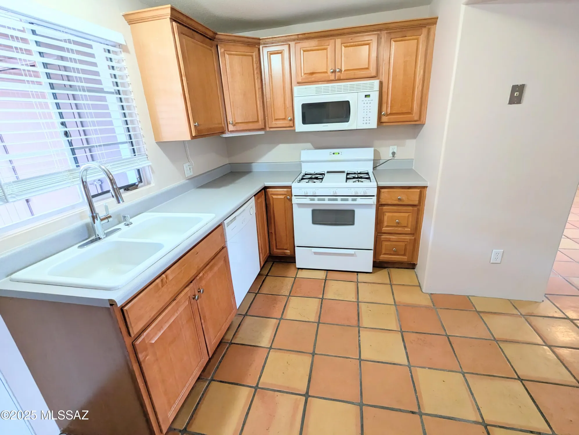 Property Slideshow image 11 of 28 | 515 s la canada dr c, Green Valley, AZ, 85614