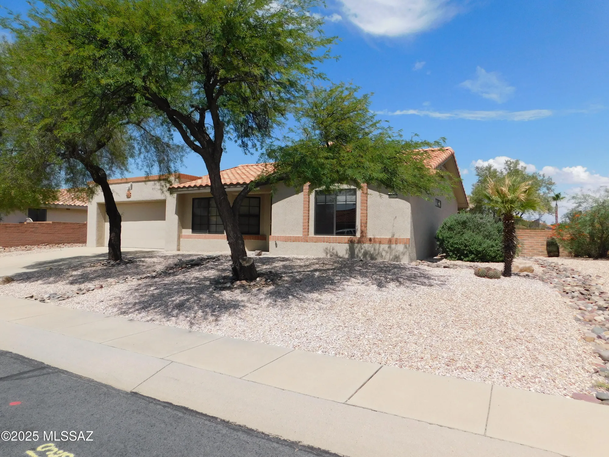 Property Slideshow image 2 of 21 | 1151 e haystack dr, Oro Valley, AZ, 85755