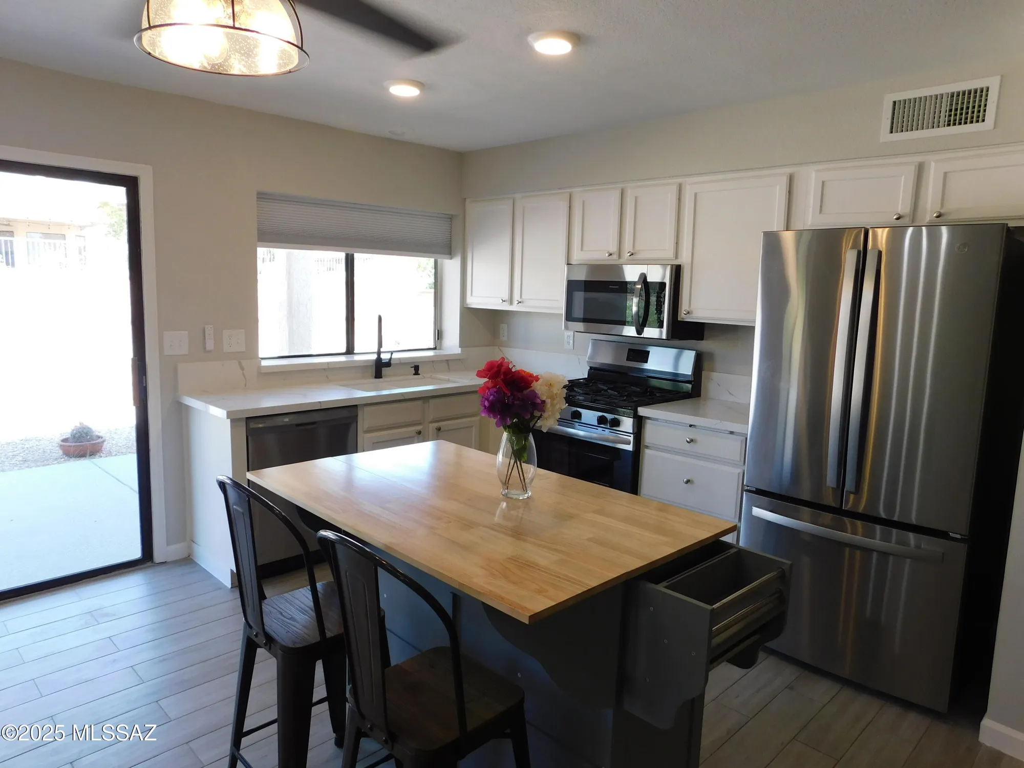 Property Slideshow image 7 of 21 | 1151 e haystack dr, Oro Valley, AZ, 85755