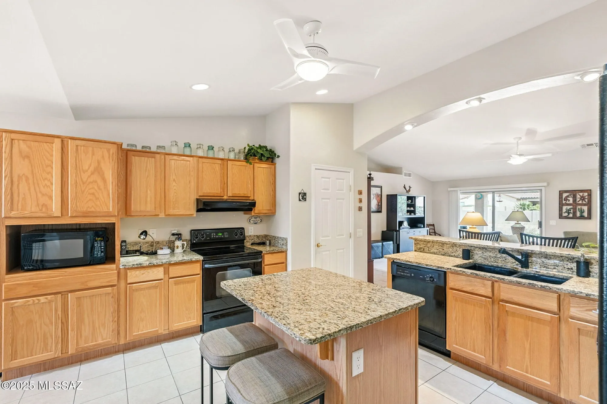 Property Slideshow image 14 of 38 | 39477 s moonwood dr, Tucson, AZ, 85739