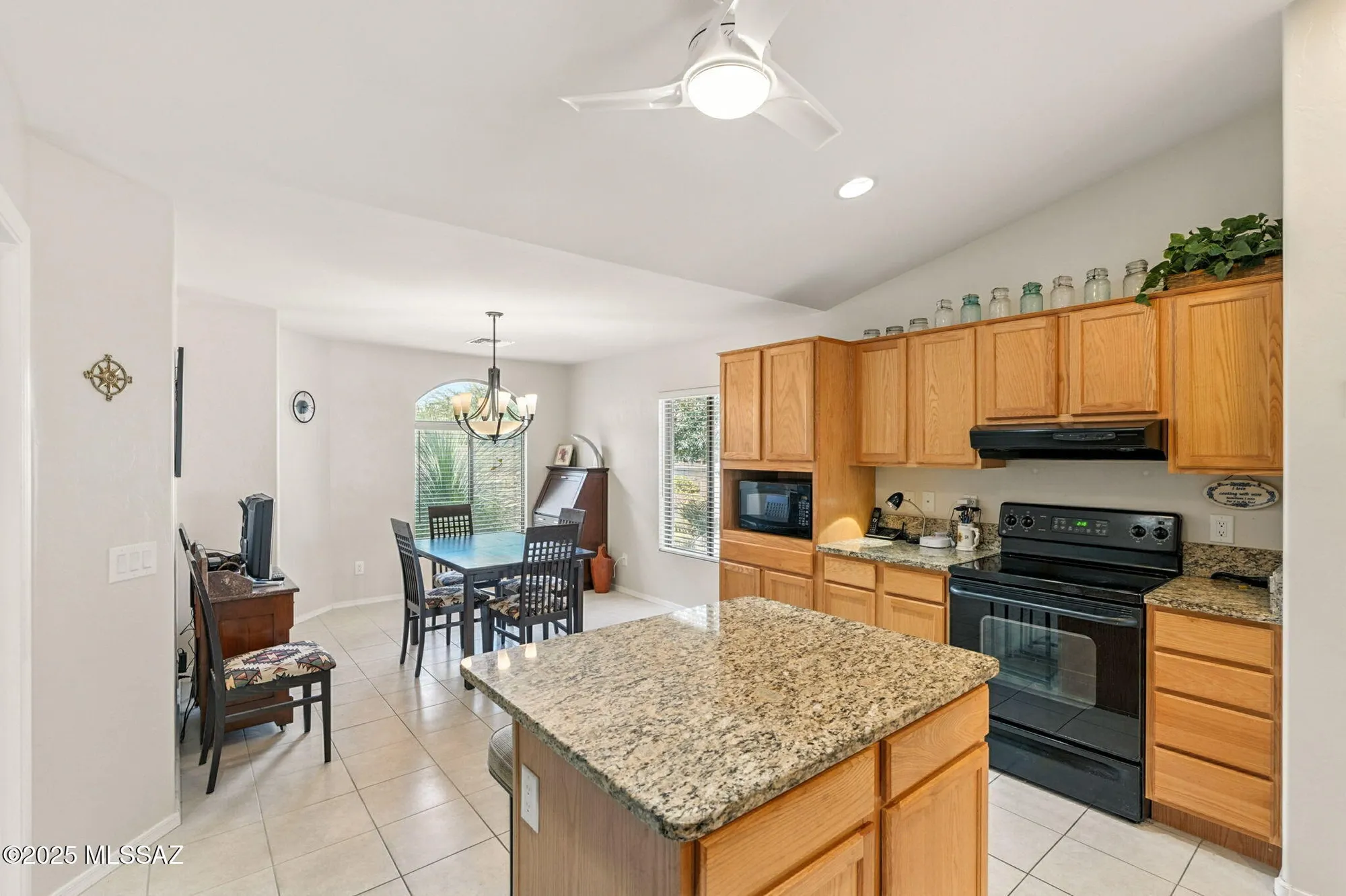 Property Slideshow image 15 of 38 | 39477 s moonwood dr, Tucson, AZ, 85739