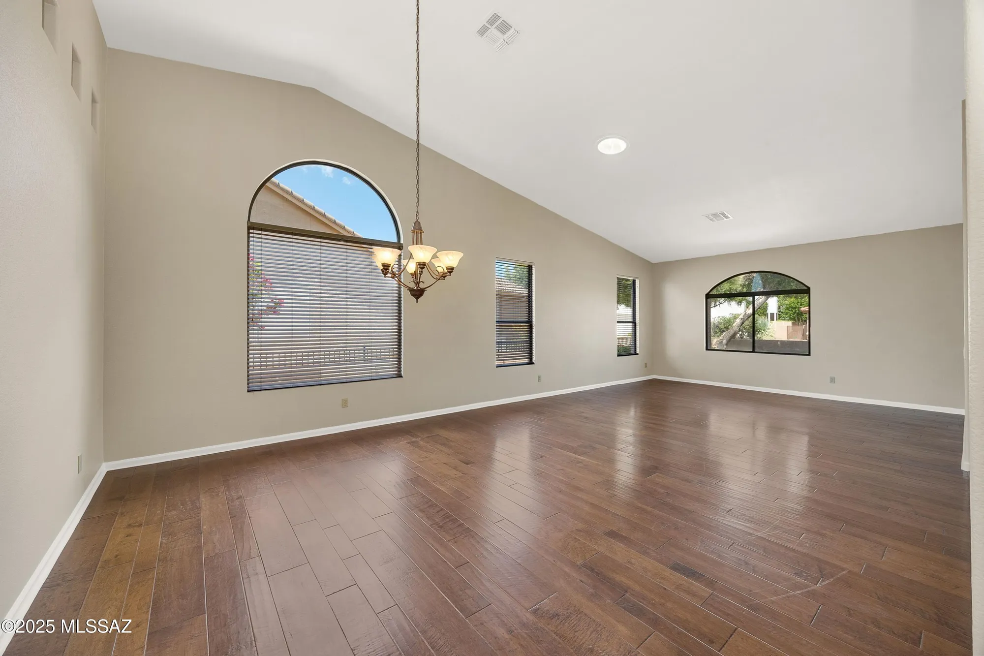 Property Slideshow image 8 of 50 | 62105 e valley crest ct, Saddlebrooke, AZ, 85739