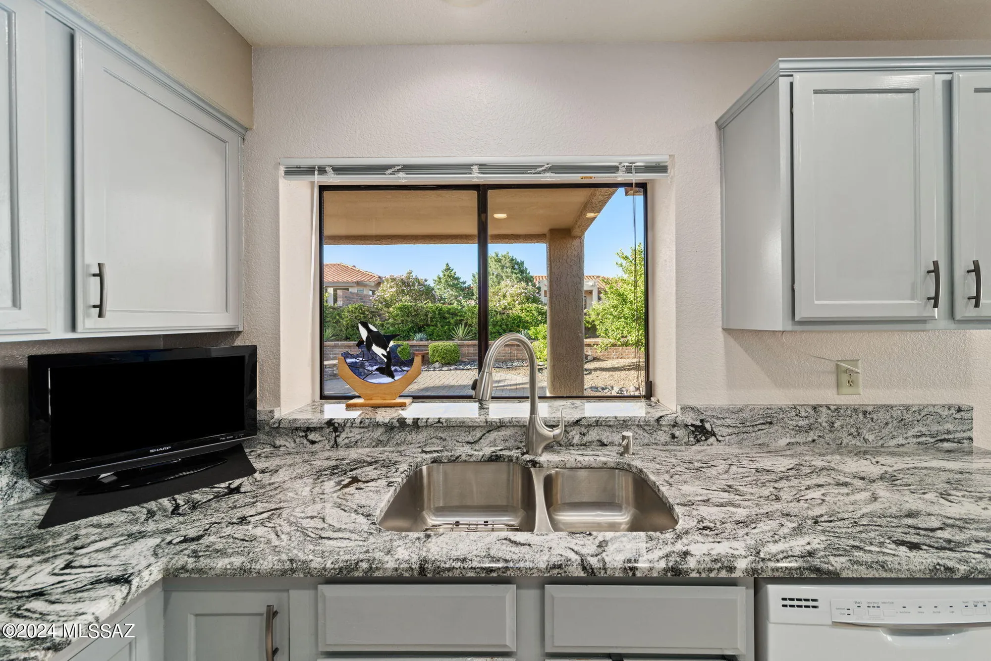 Property Slideshow image 10 of 43 | 1013 e boulder pass, Oro Valley, AZ, 85755