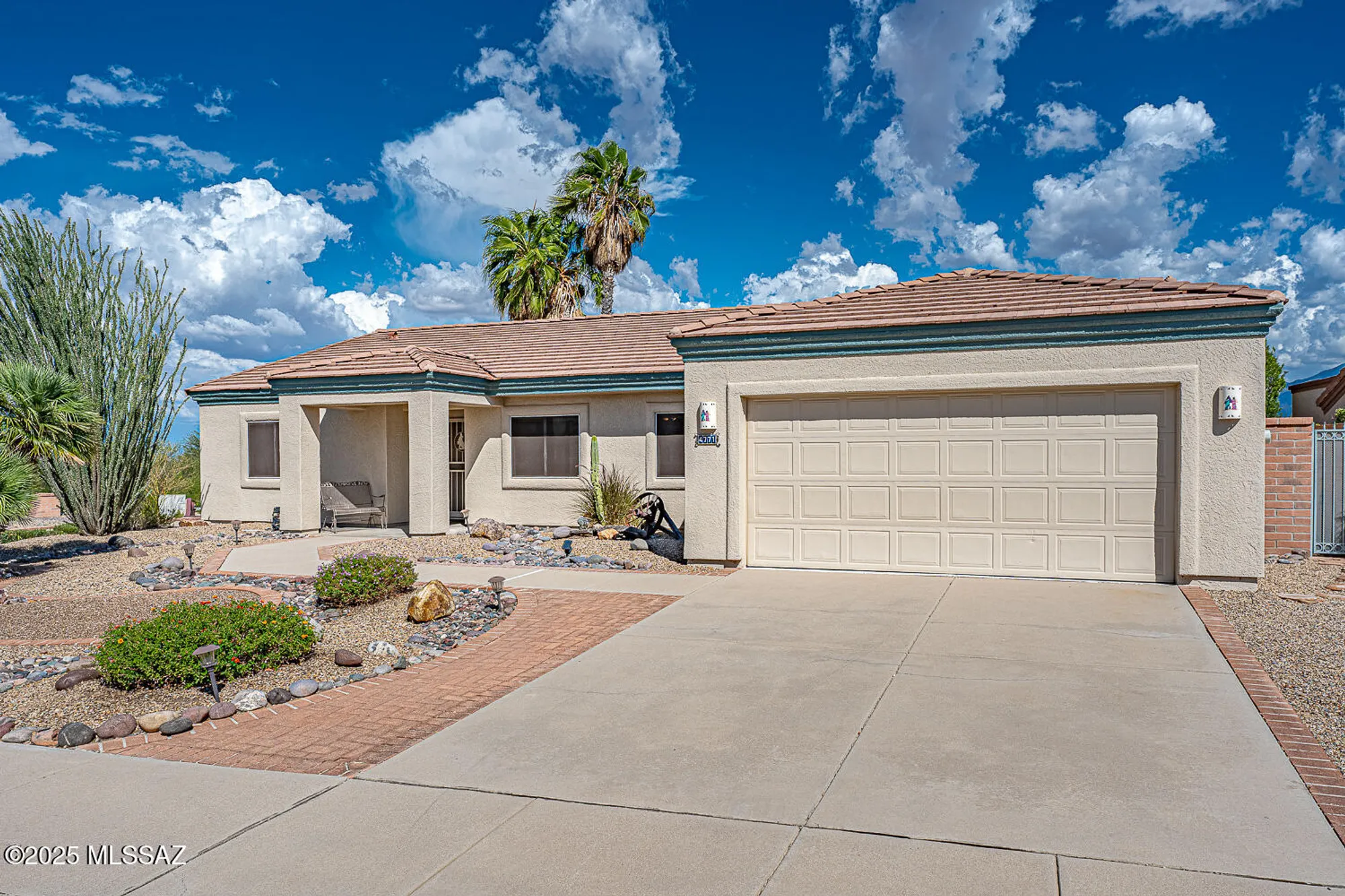 Property Slideshow image 2 of 47 | 4771 s tropicana dr, Green Valley, AZ, 85622