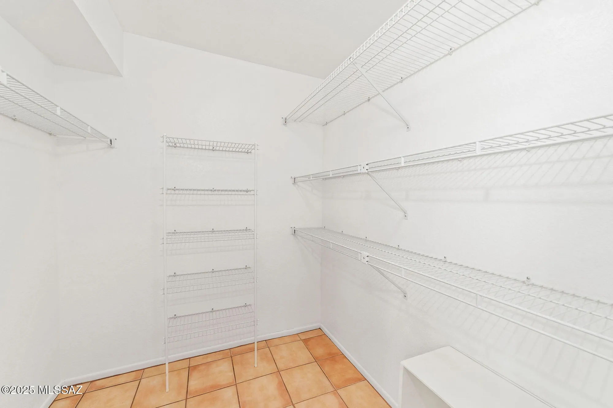 Property Slideshow image 19 of 50 | 1629 e broken bow way, Oro Valley, AZ, 85755