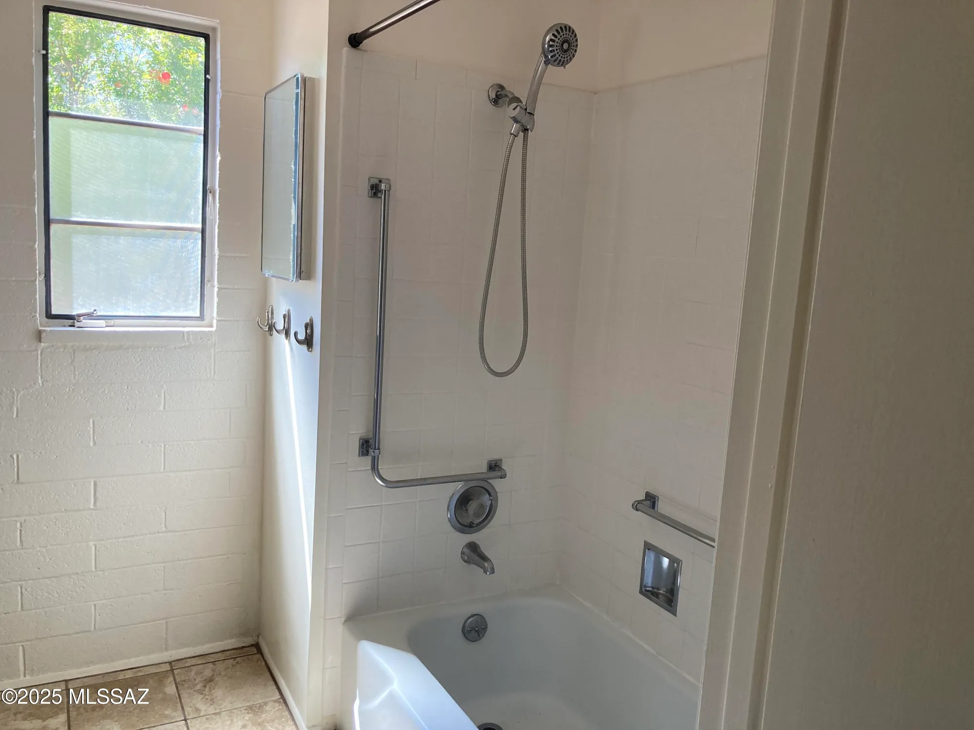 Property Slideshow image 11 of 15 | 261 w camino alameda b, Green Valley, AZ, 85614