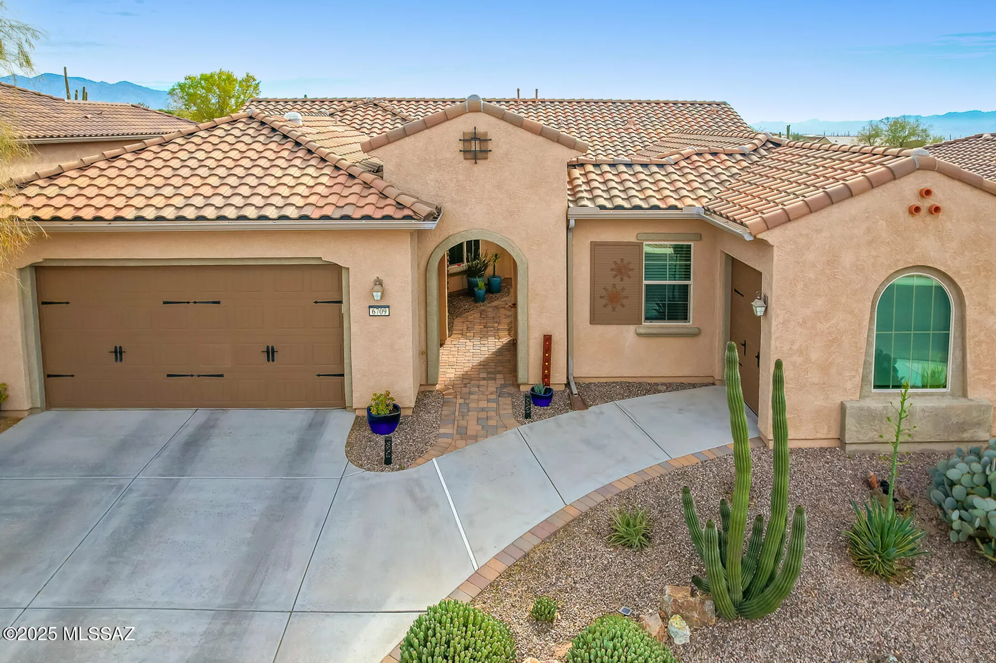 Property Slideshow image 2 of 50 | 6709 w kaibab trl, Marana, AZ, 85658