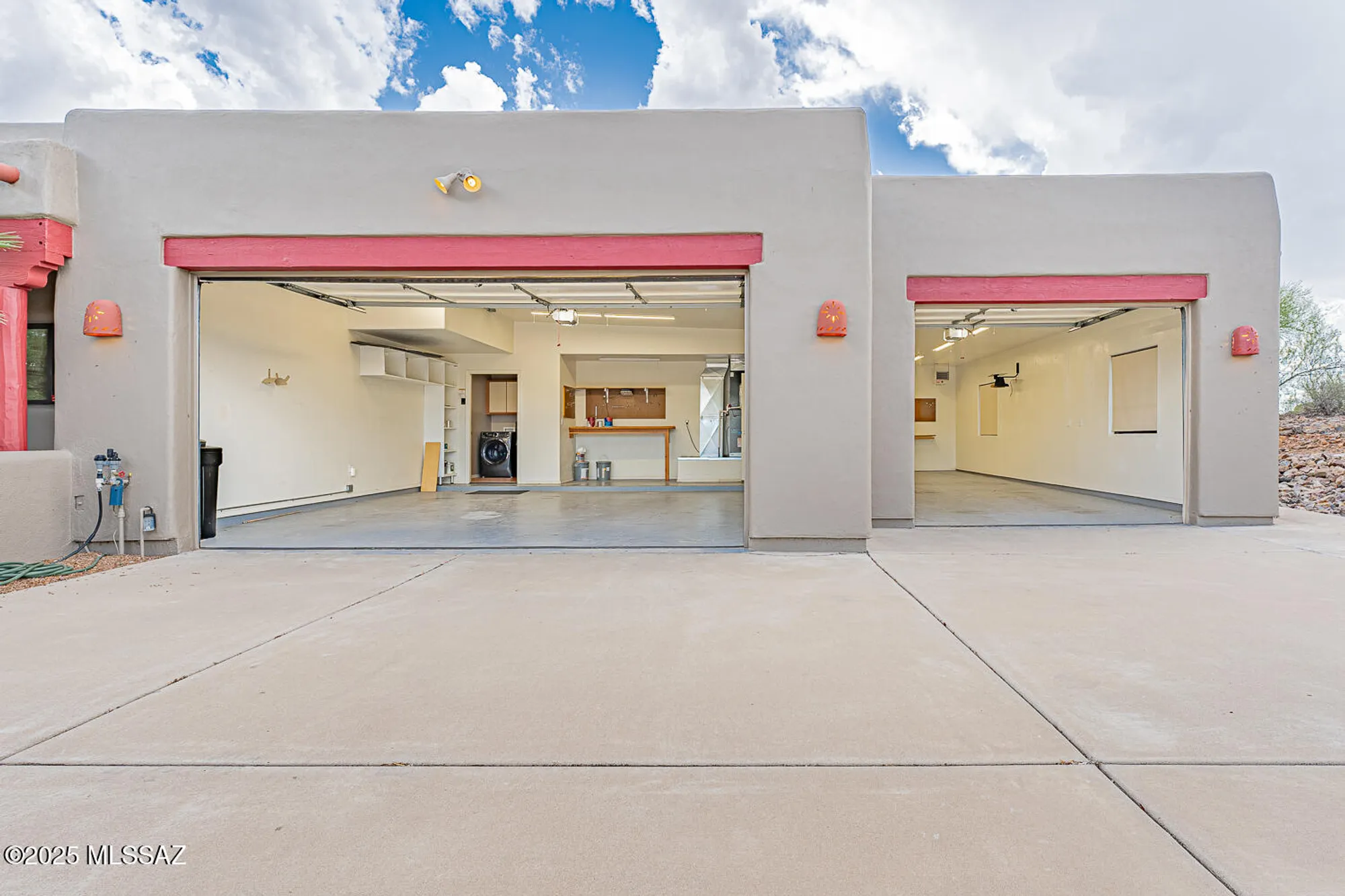 Property Slideshow image 5 of 51 | 682 e armor springs pl, Green Valley, AZ, 85614