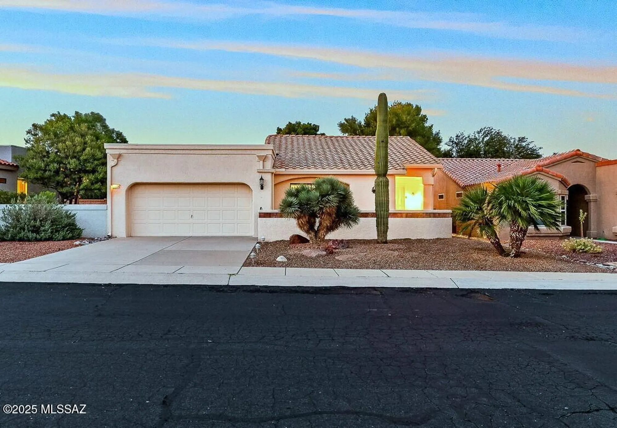 Property Slideshow image 35 of 50 | 1629 e broken bow way, Oro Valley, AZ, 85755