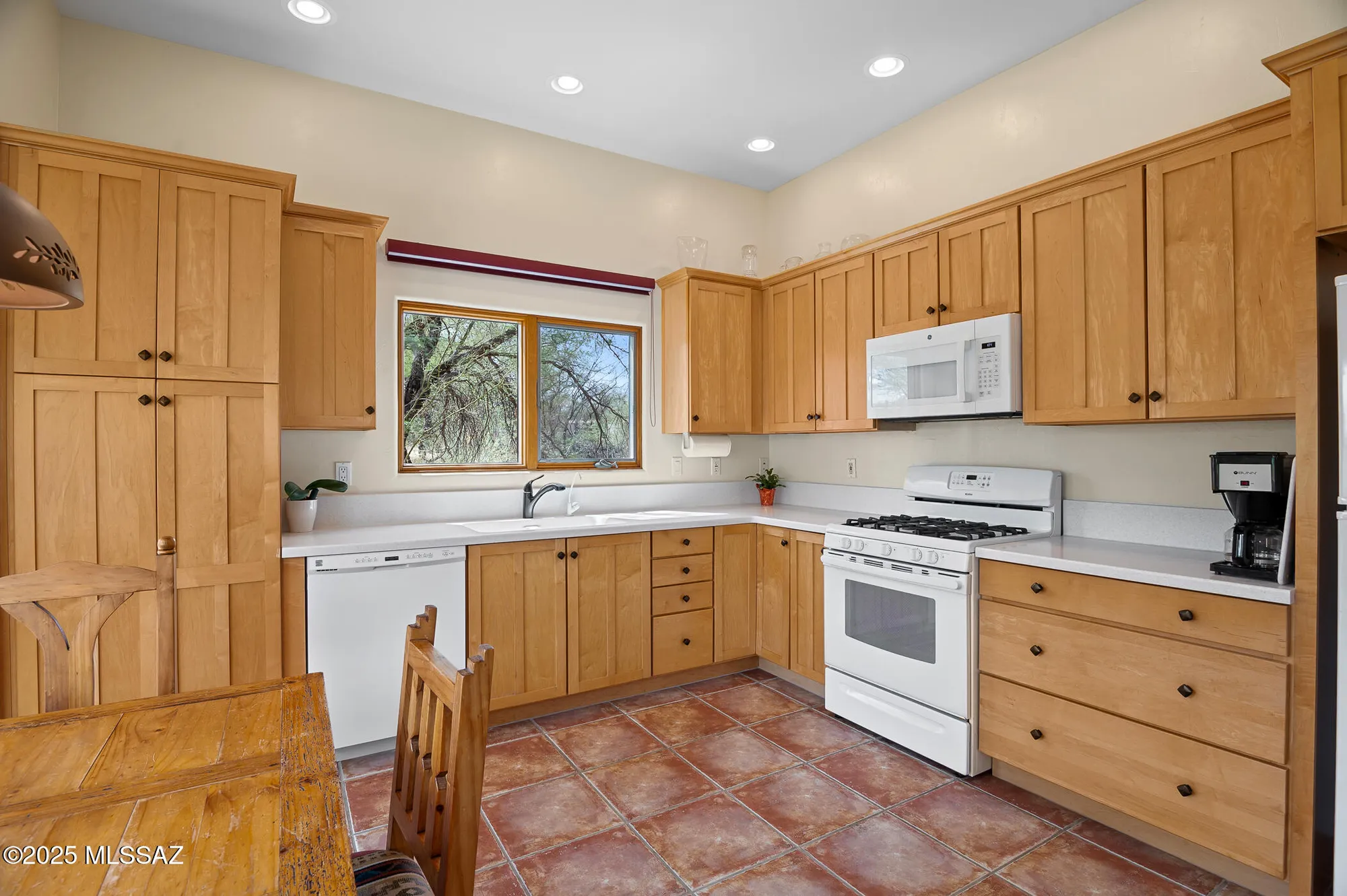 Property Slideshow image 10 of 23 | 835 w waterview dr, Green Valley, AZ, 85614