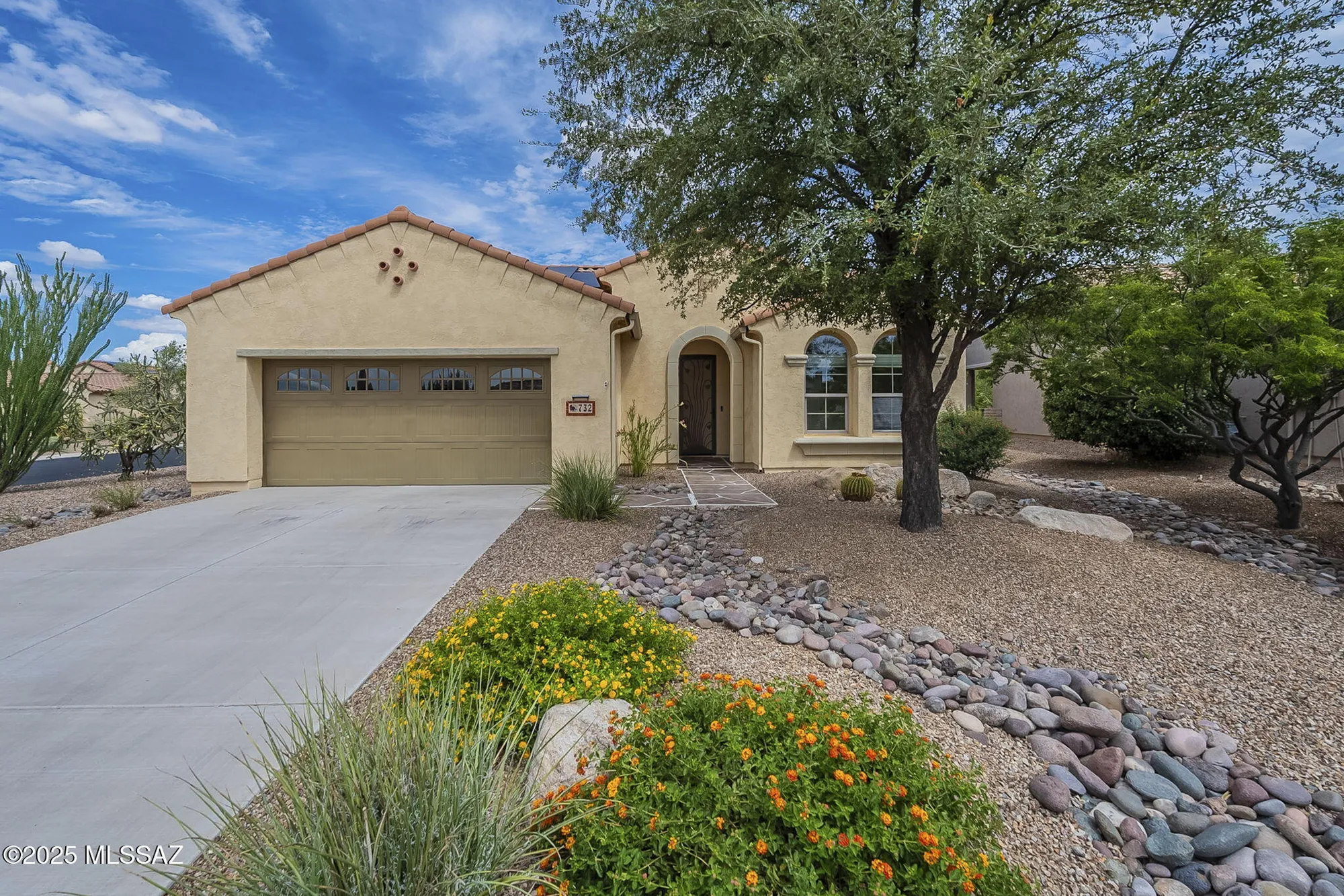 Property Slideshow image 1 of 42 | 732 n moana dr, Green Valley, AZ, 85614