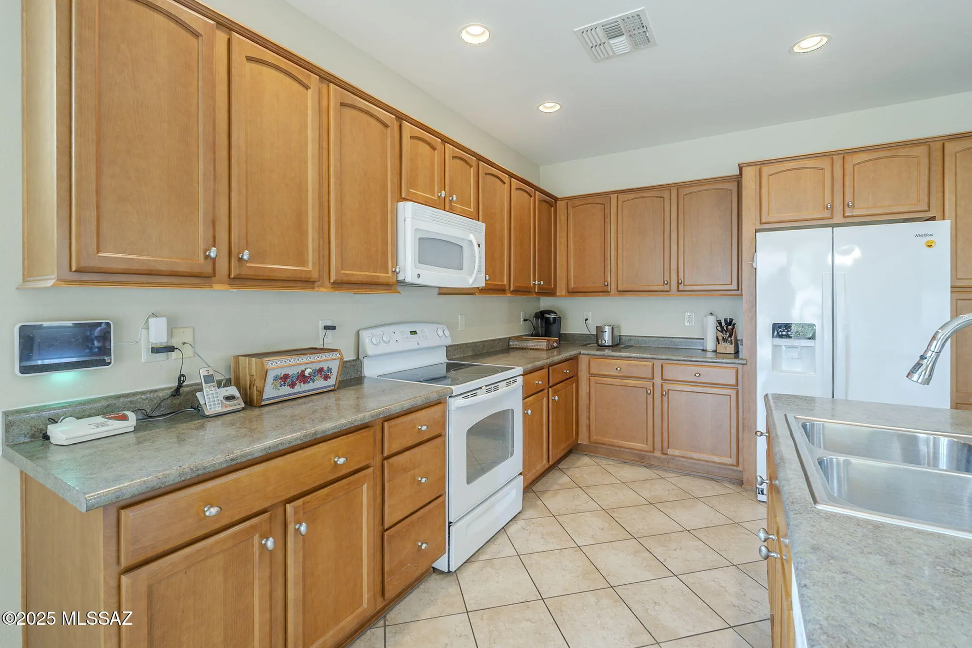Property Slideshow image 14 of 42 | 732 n moana dr, Green Valley, AZ, 85614