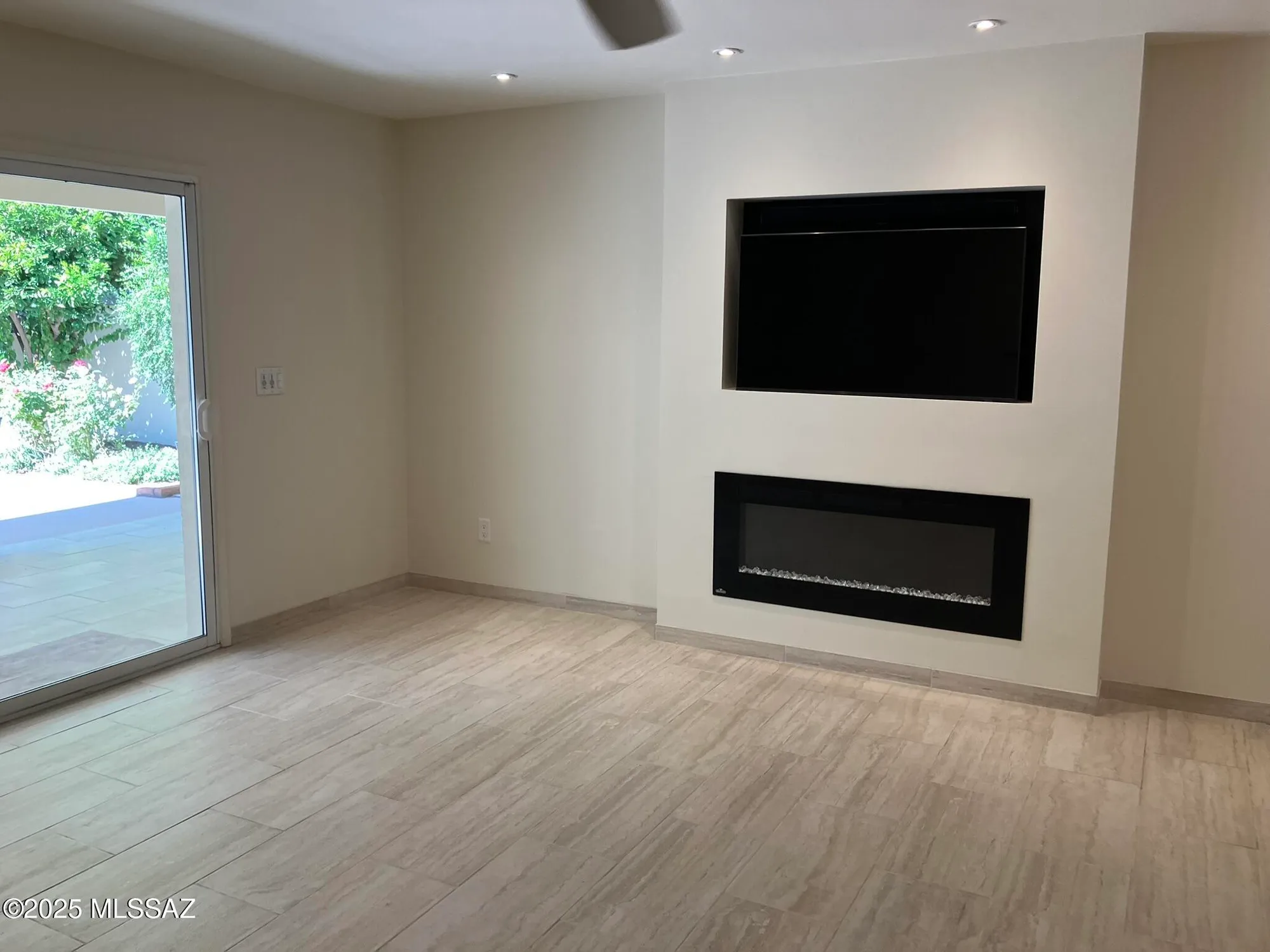 Property Slideshow image 10 of 50 | 2757 w casas dr, Tucson, AZ, 85742