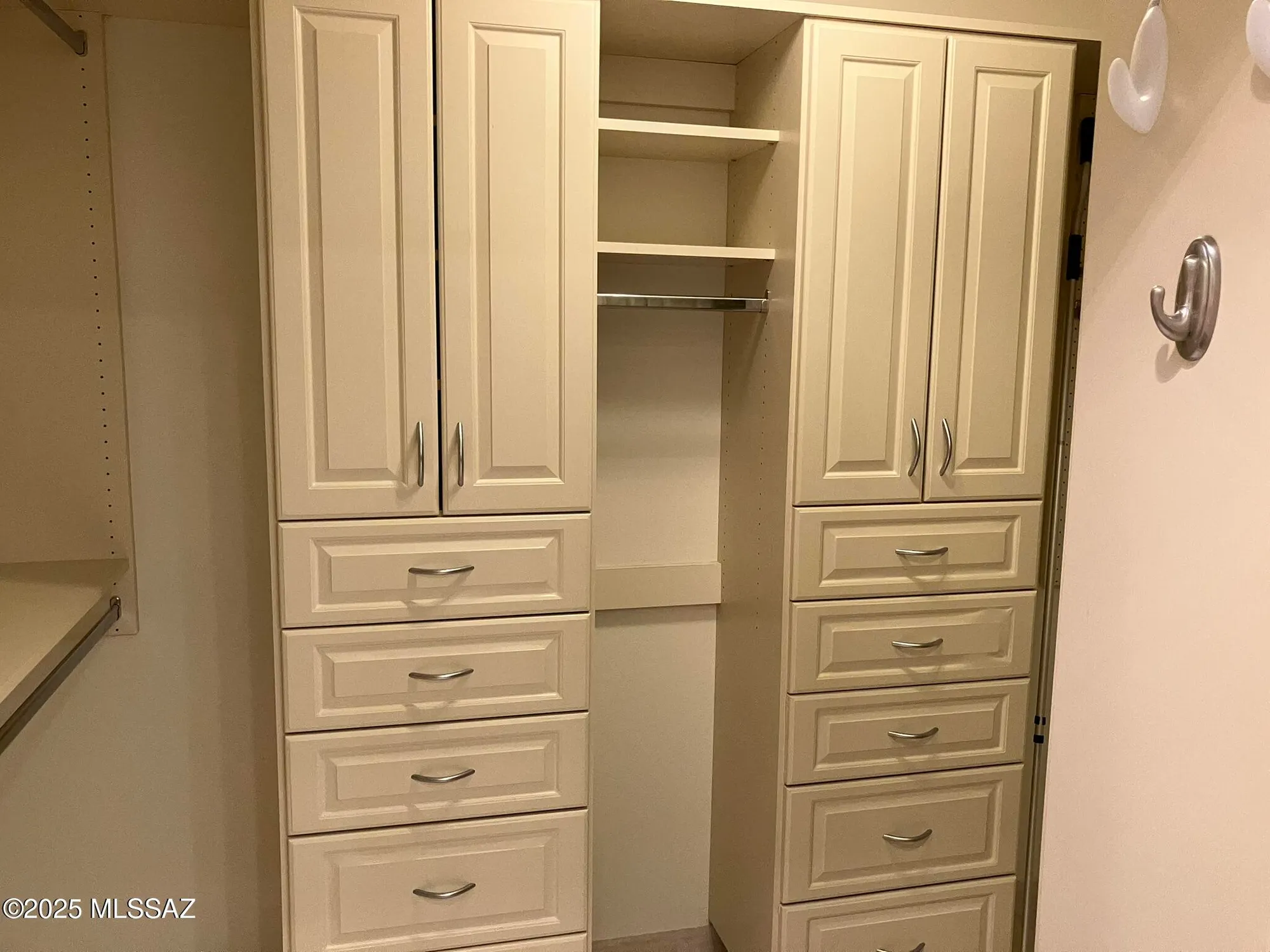 Property Slideshow image 23 of 50 | 2757 w casas dr, Tucson, AZ, 85742